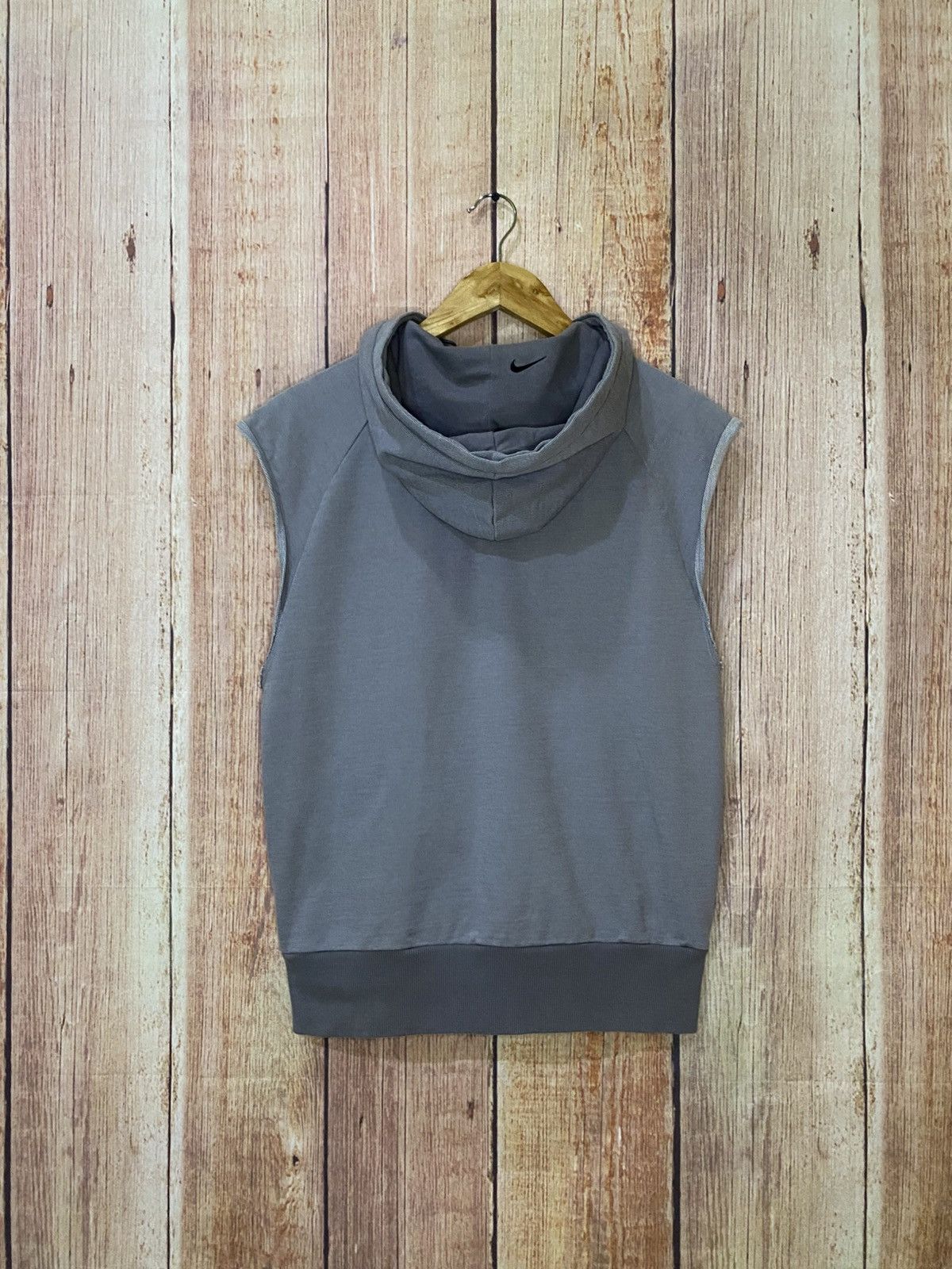 Nike Vintage Nike Spellout Sleeveless Hoodie Pullover Size US S / EU 44-46 / 1 - 2 Thumbnail