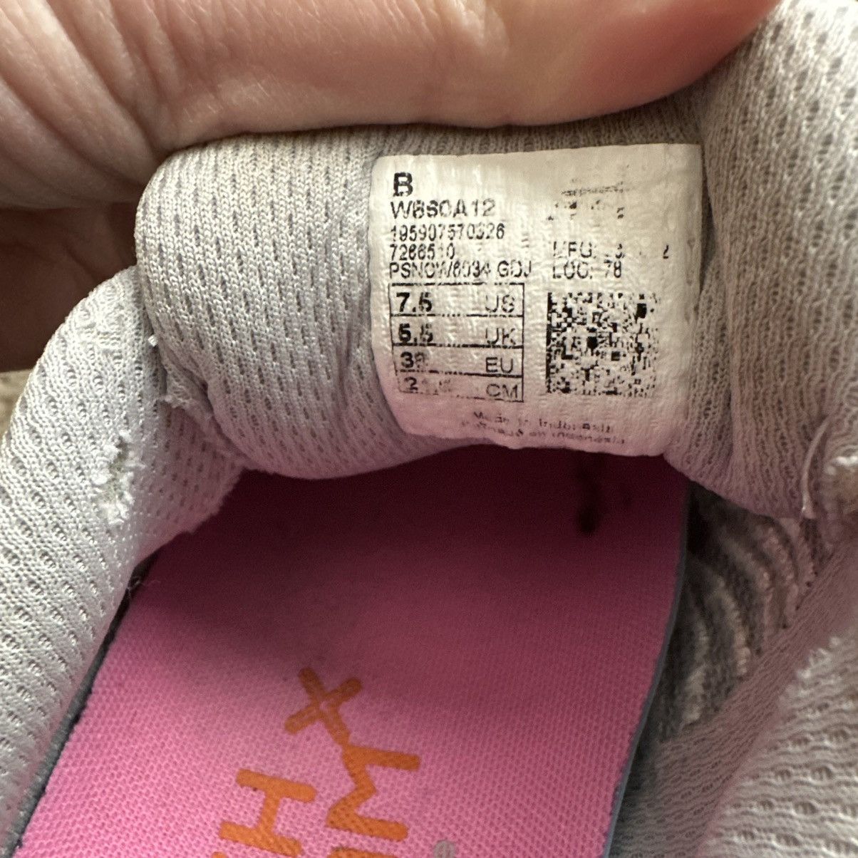 New Balance New Balance - 860v12 Running Shoes-White/Pink/Orange- Sz 7.5 Size US 7.5 / IT 37.5 - 9 Thumbnail
