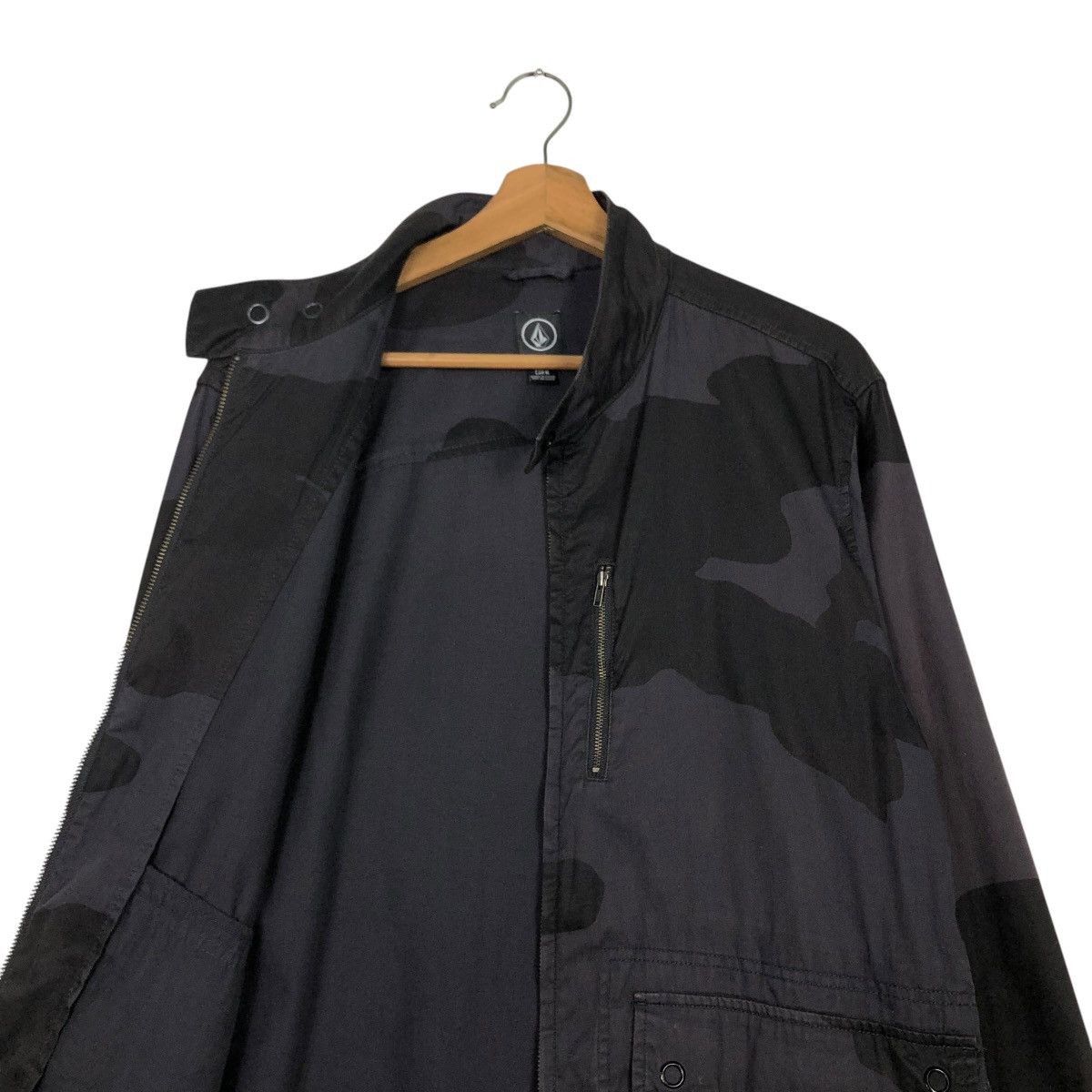 Japanese Brand 🔥RICH BLACK VINTAGE BIKER JACKET VOLCOM CAMOUFLAGE DESIGN Size US M / EU 48-50 / 2 - 14 Thumbnail