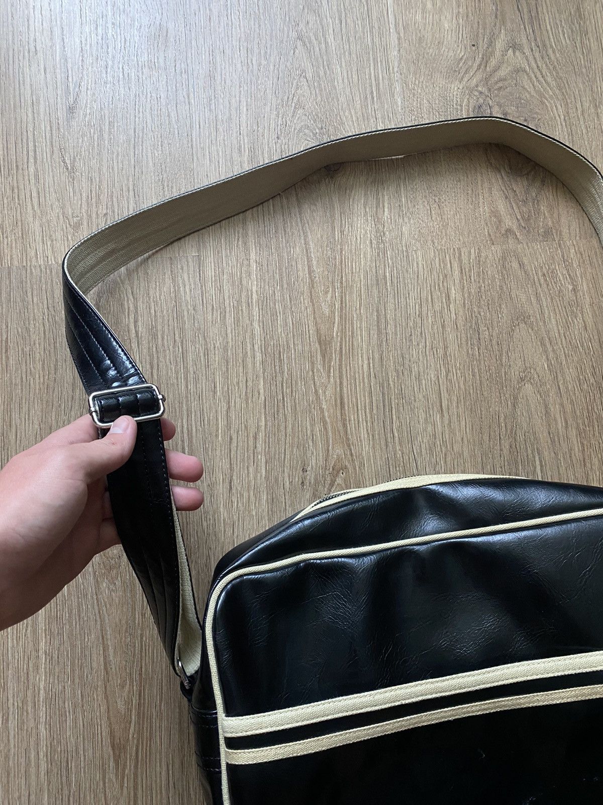 Fred Perry × Vintage Vintage 90s Fred Perry leather bag Size ONE SIZE - 4 Thumbnail