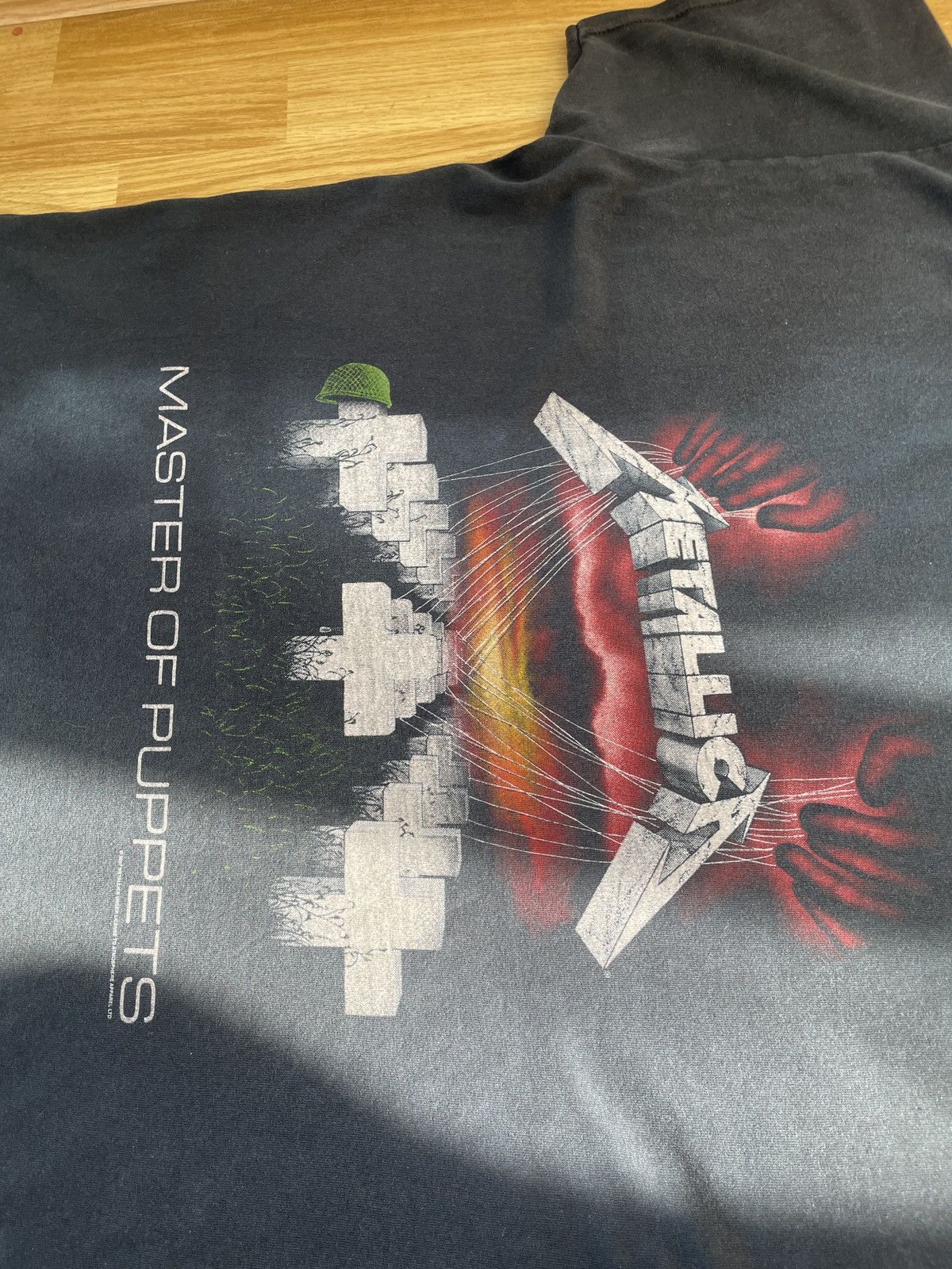 Metallica Vintage Faded Metallica Master of Puppets 2007 T shirt Size US XL / EU 56 / 4 - 2 Thumbnail