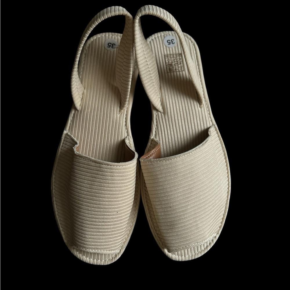 Designer Women's Beige Slingback Sandals Size 35 Size US 5 / IT 35 - 2 Thumbnail