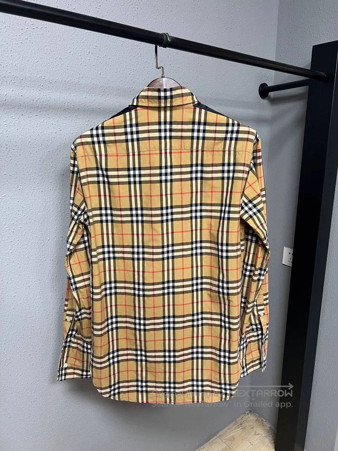 Burberry Burberry Black Trim Check Shirt. Size L / US 10 / IT 46 - 2 Thumbnail