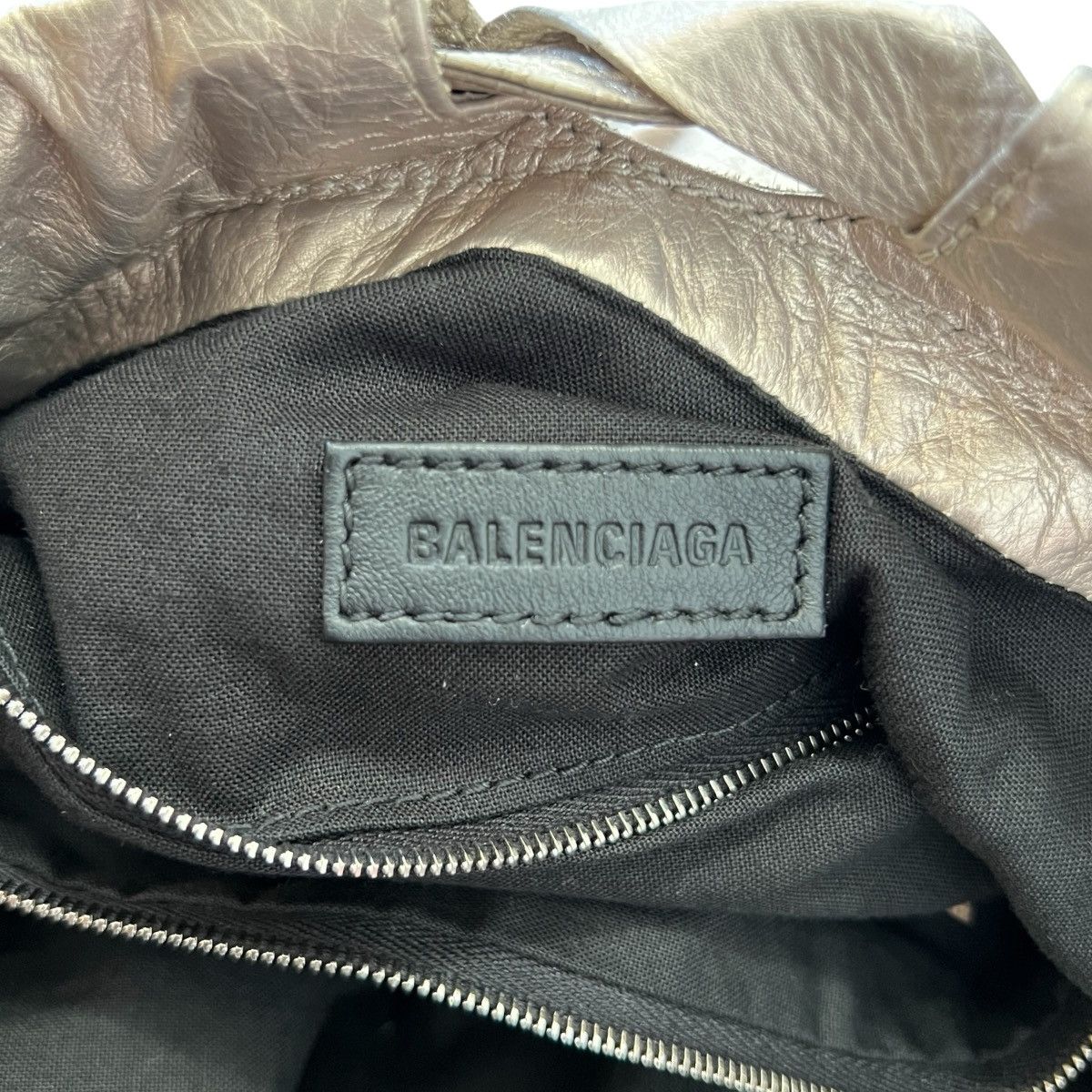 Balenciaga BALENCIAGA Crush Small Chain Shoulder Bag Metallic Silver Size ONE SIZE - 9 Thumbnail