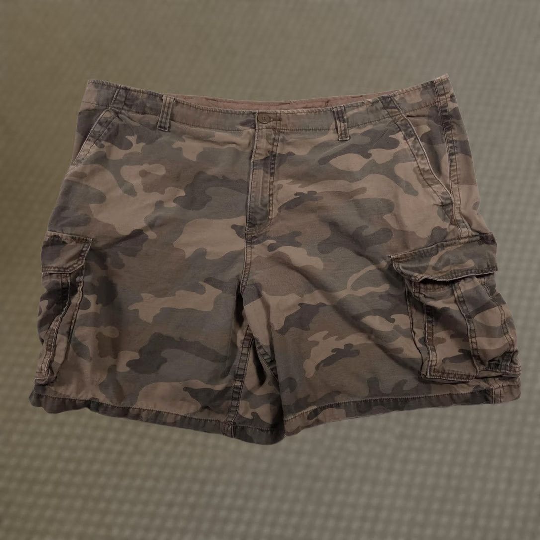 Faded Glory Faded Glory Shorts Mens 46 Cargo Cotton Camouflage Pockets Zip Fly Relaxed Fit Casual Urban Army Green 90s Mens Size US 30 / EU 46 - 1 Thumbnail