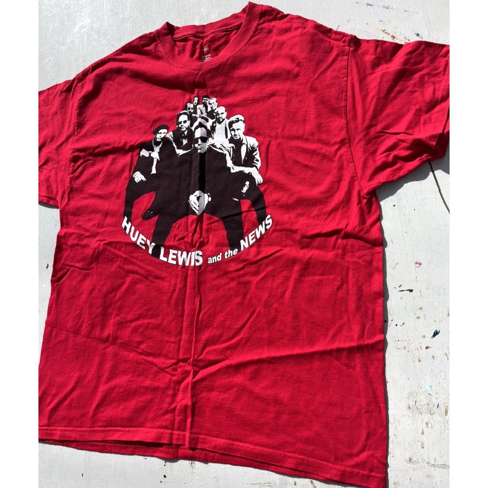 Hanes Hanes TAGLESS Men's T-Shirt Red XL Huey Lewis and the News 80s Pop Rock Back To Future Size US XL / EU 56 / 4 - 6 Thumbnail