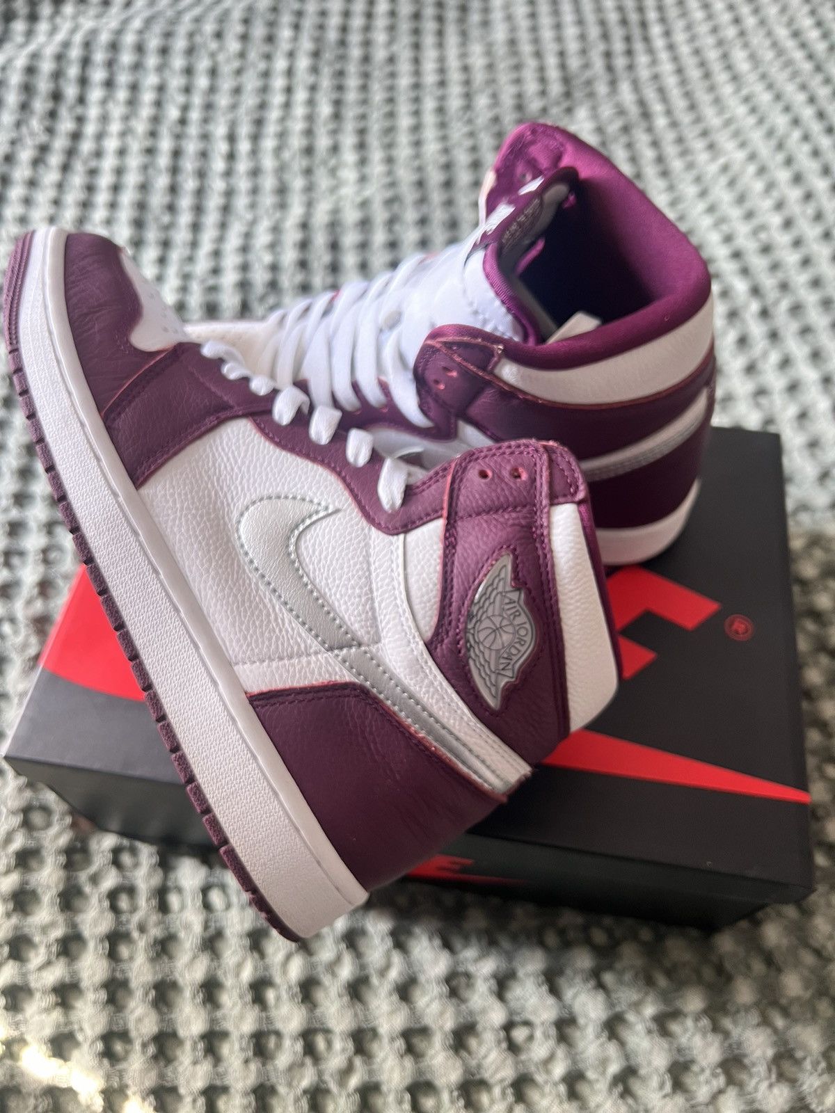Jordan Brand Nike Air Jordan 1 High Bordeaux Silver Size US 9.5 / EU 42-43 - 8 Thumbnail