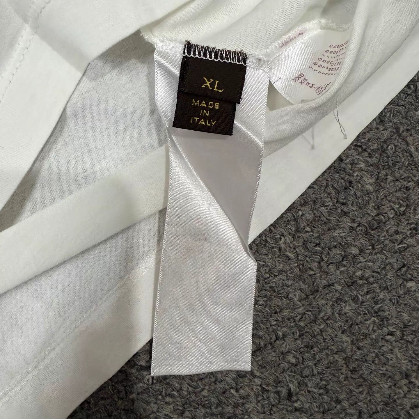 Louis Vuitton LV White Emblem T-Shirt XL 95 New Size US XL / EU 56 / 4 - 5 Thumbnail