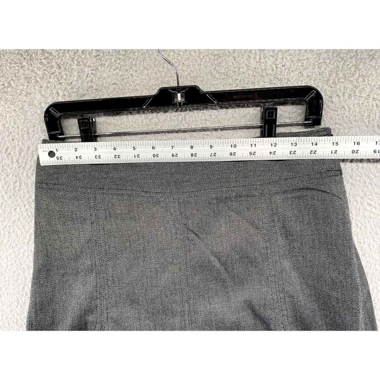 Vintage VINTAGE Darjoni Womens Gray Flared Knee Midi Skirt 6 Petite, Check, Polyester / Rayon / Elastane, Zip, Flat Front, Classic, All Seasons, 90s? Size 28" / US 6 / IT 42 - 5 Thumbnail