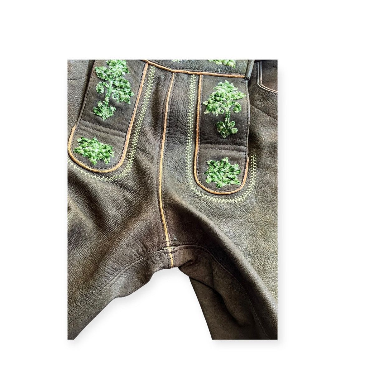 Vintage Vintage German Lederhosen Embroidered Leather Shorts Size US 32 / EU 48 - 7 Thumbnail
