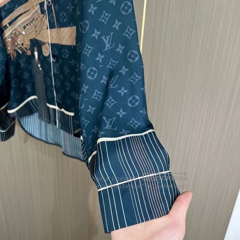 Louis Vuitton Louis Vuitton Silk Pajama Shirt in Blue. Size US S / EU 44-46 / 1 - 4 Thumbnail