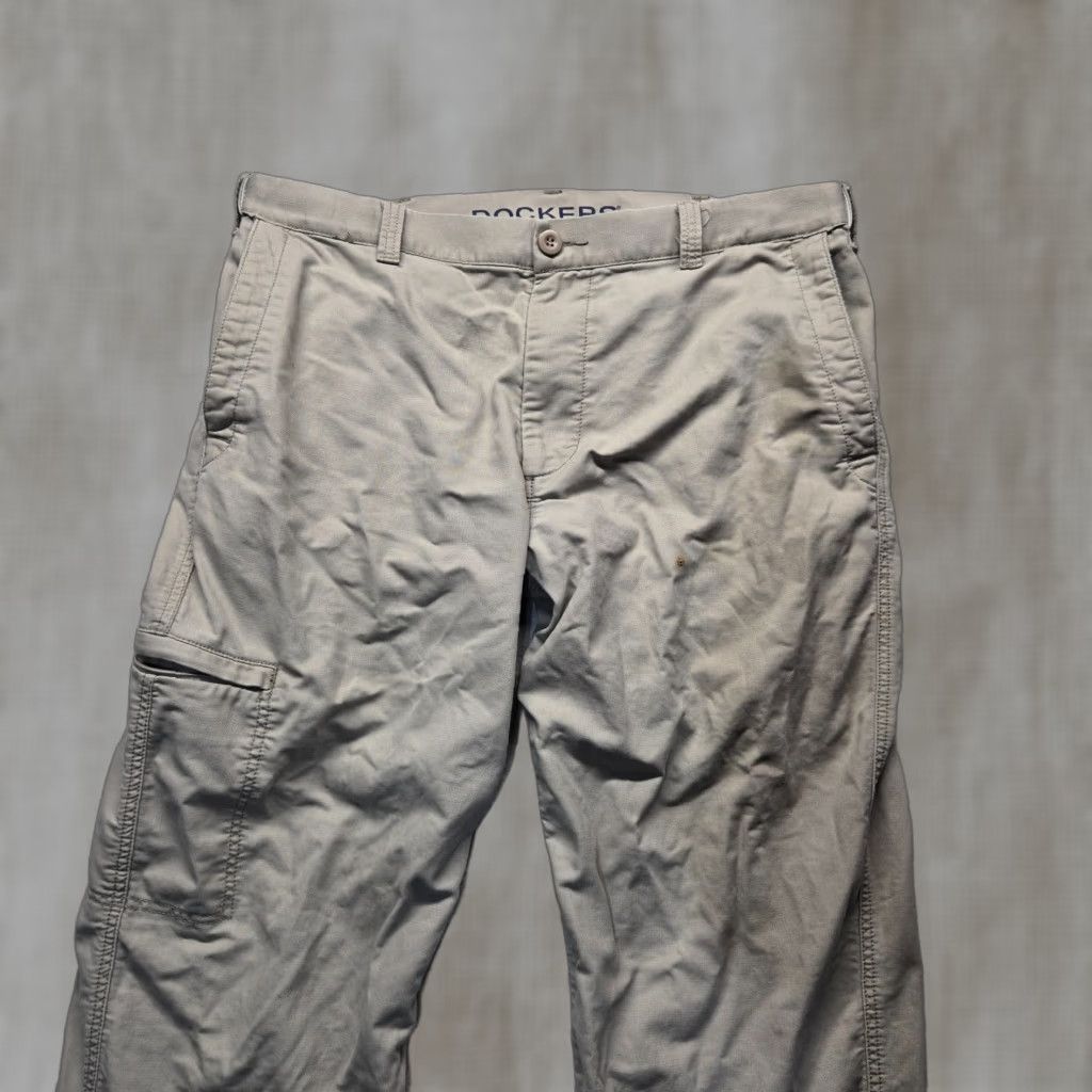 Dockers DOCKERS Khaki Pant Straight Leg 100% Cotton Beige Adult Men 36x30 Casual Preppy Pant Mens Size US 36 / EU 52 - 1 Thumbnail