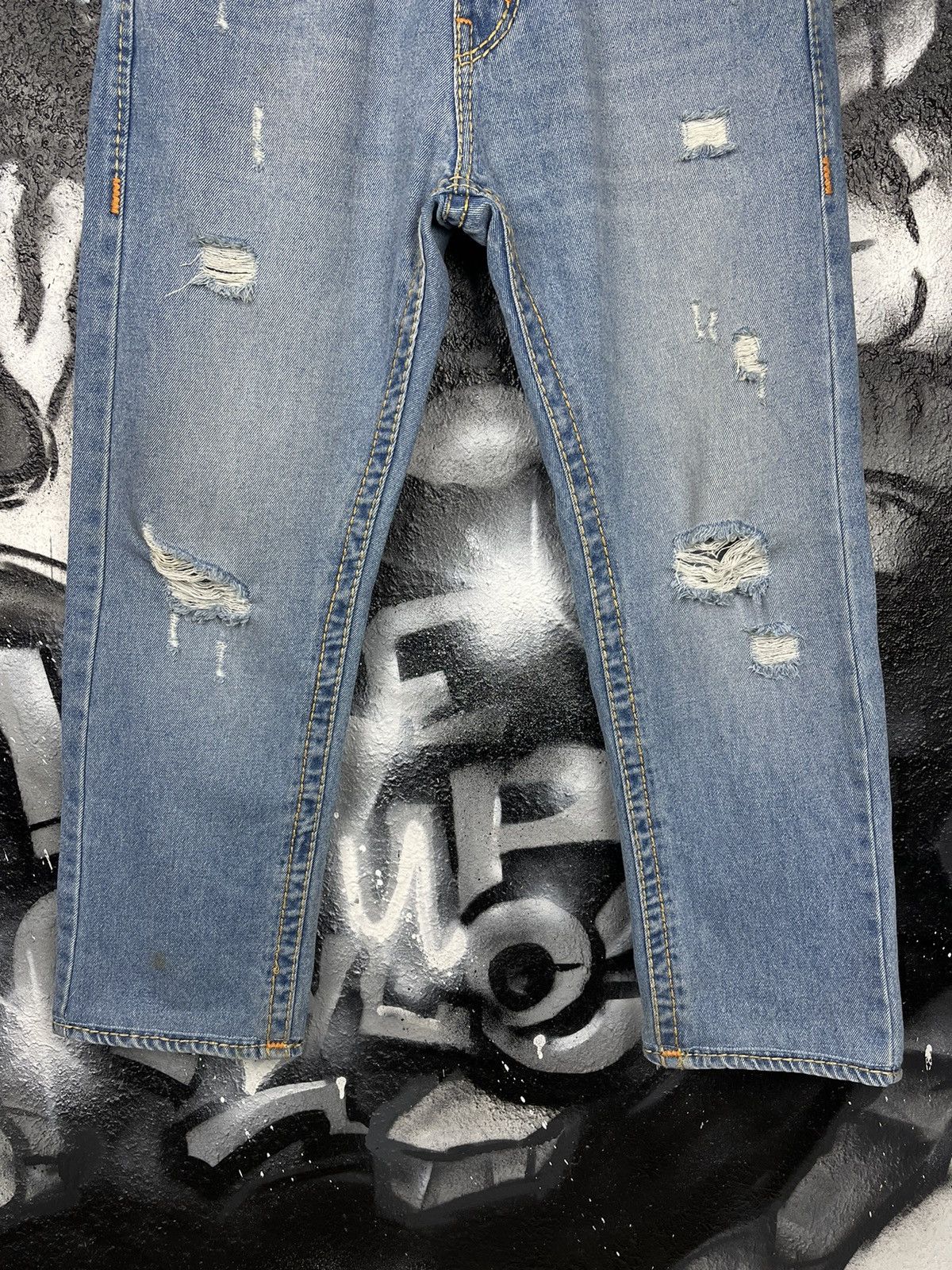 True Religion True Religion Ricky Relaxed Straight Distressed Denim Jeans Size US 32 / EU 48 - 6 Thumbnail
