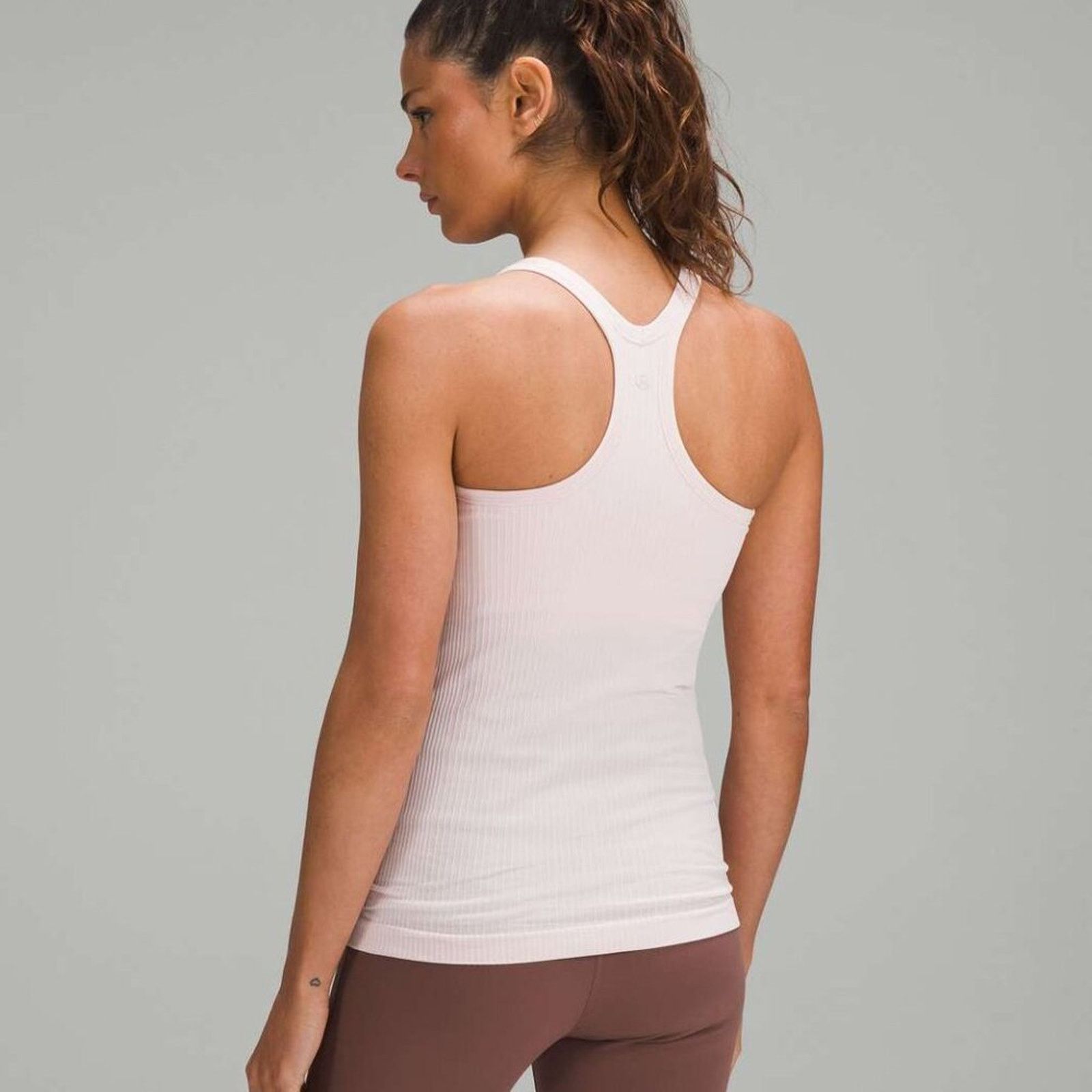 Lululemon Lululemon Ebb to Street Tank Top 6 Size S / US 4 / IT 40 - 1 Thumbnail