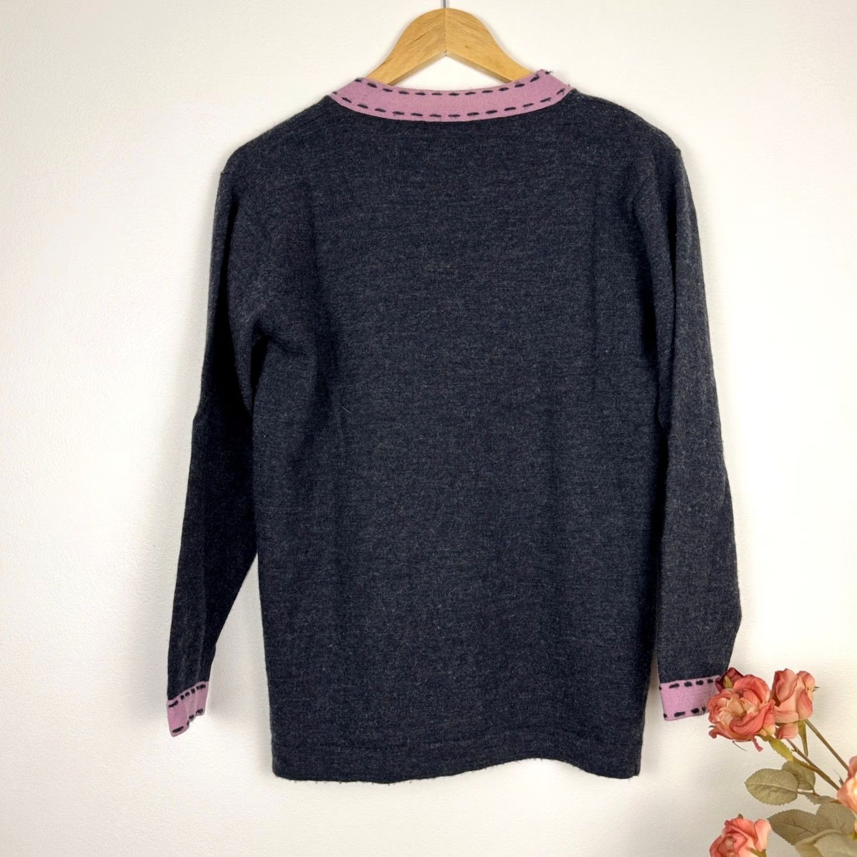 Pendleton VTG Pendleton Cardigan Wool Gray Pink Trim S Womens V-Neck Long Sleeve Button Down Sweater 100% Virgin Wool SS Size S / US 4 / IT 40 - 2 Thumbnail