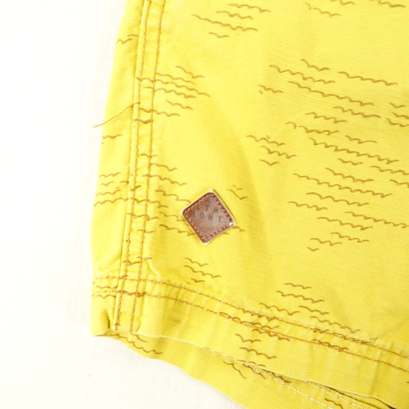 Altamont VINTAGE Altamont Shorts Mens 29 Yellow Chino Shorts Geometric Breathable Lightweight Pockets 10in Inseam Regular Mens Size US 31 - 3 Thumbnail