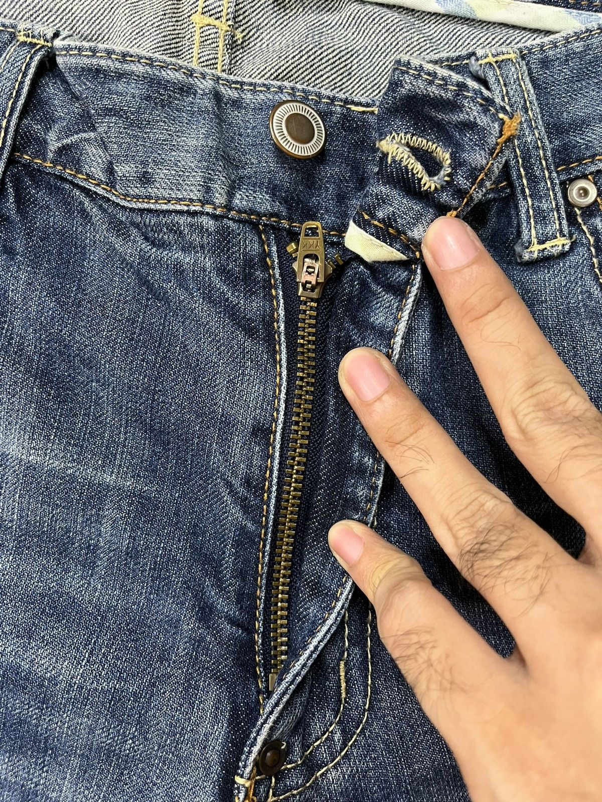 Japanese Brand Vintage Japanese Brand Blue Wash Distressed Loose Jeans Size US 33 - 3 Thumbnail