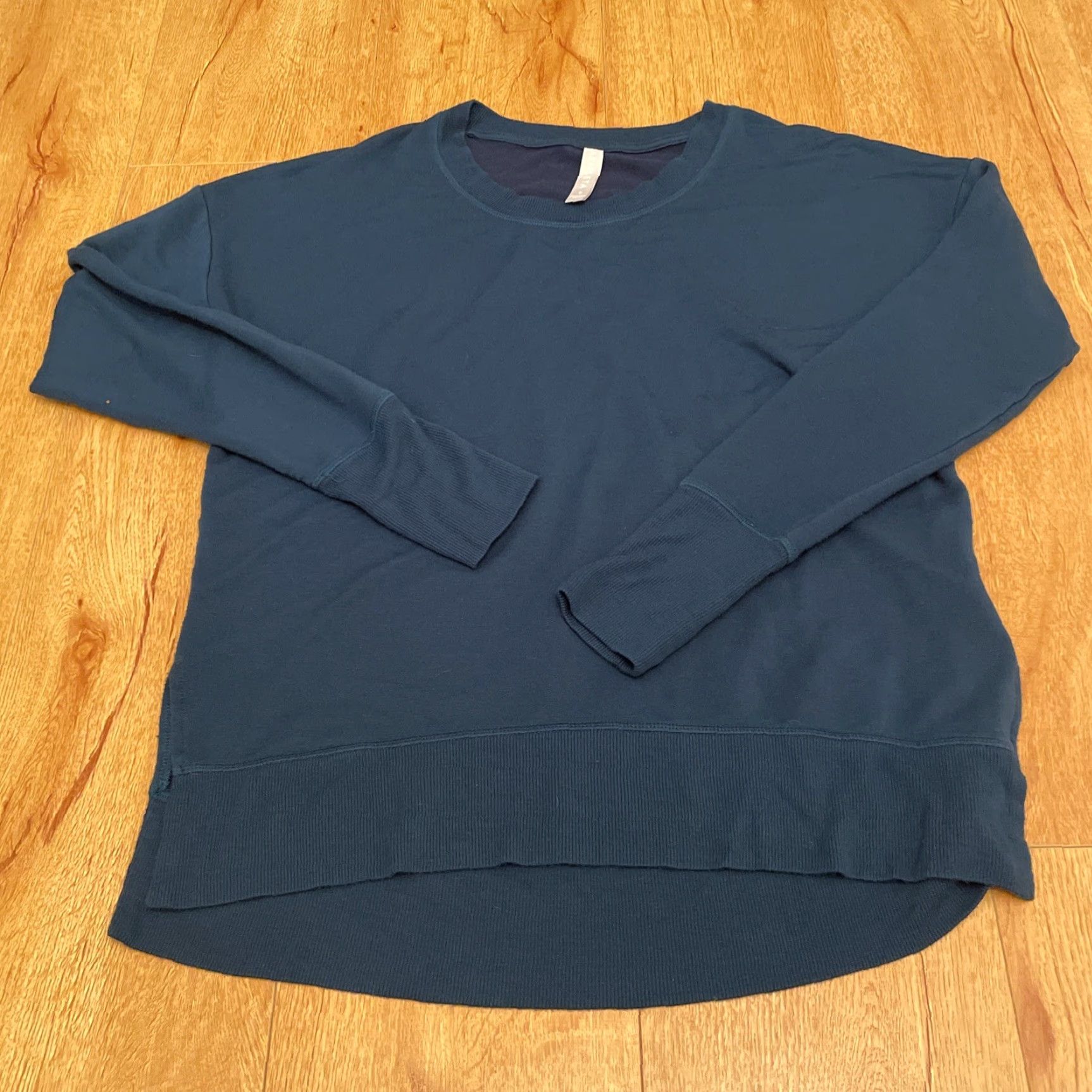 Athleta Athleta Sweatshirt Women S Blue Long Sleeve Thumbholes Oversize Pullover Regular Size S Size S / US 4 / IT 40 - 6 Thumbnail