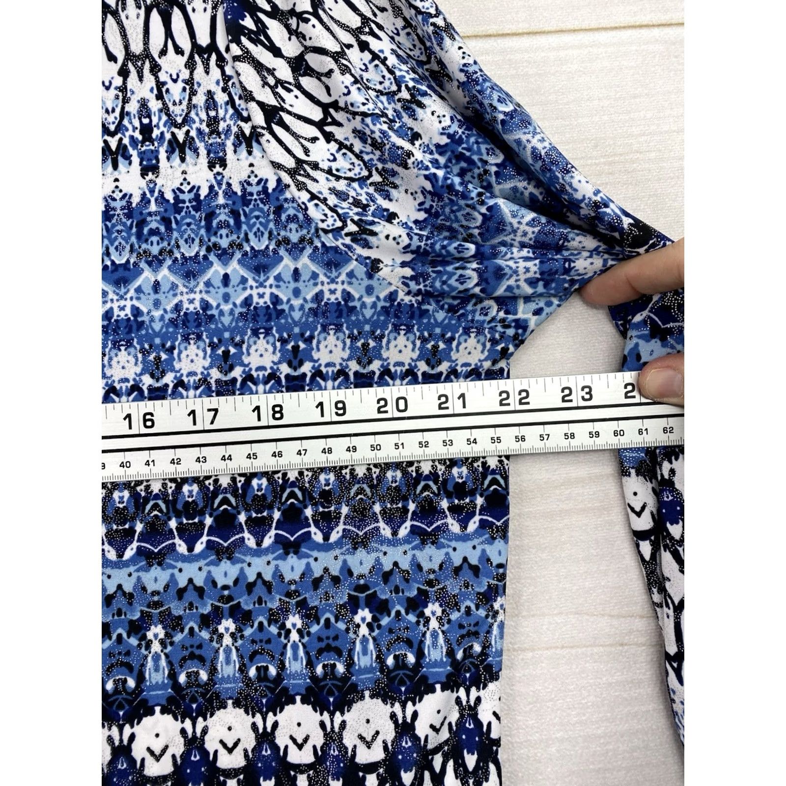 Vintage Rebecca Malone Blouse L Blue V-Neck Geometric Printed 3/4 Sleeve Polyester Knit Pant Compatible Women Size L / US 10 / IT 46 - 6 Thumbnail
