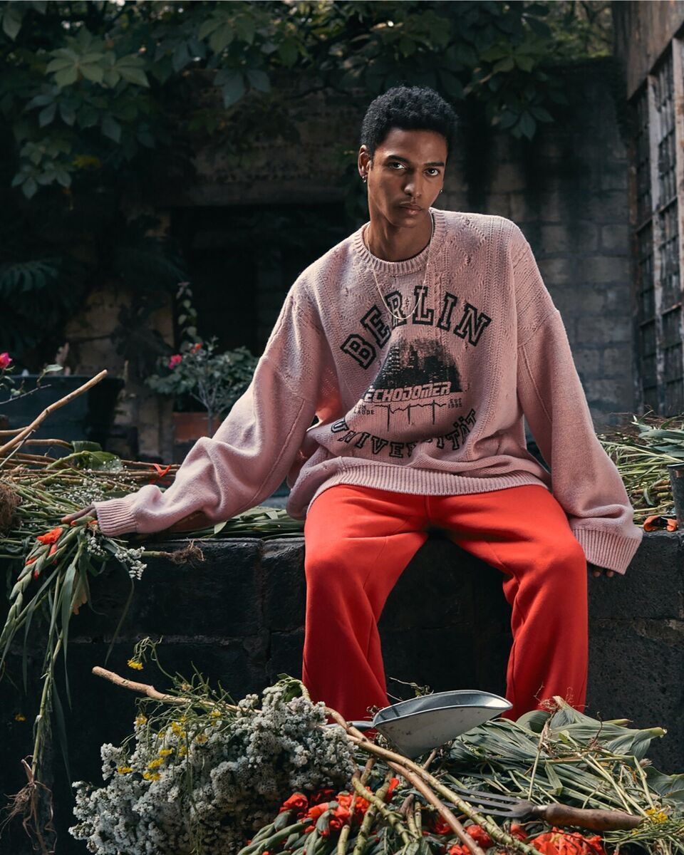 Raf Simons Raf Simons 22SS “Berlin” Oversized sweater Size US S / EU 44-46 / 1 - 5 Thumbnail