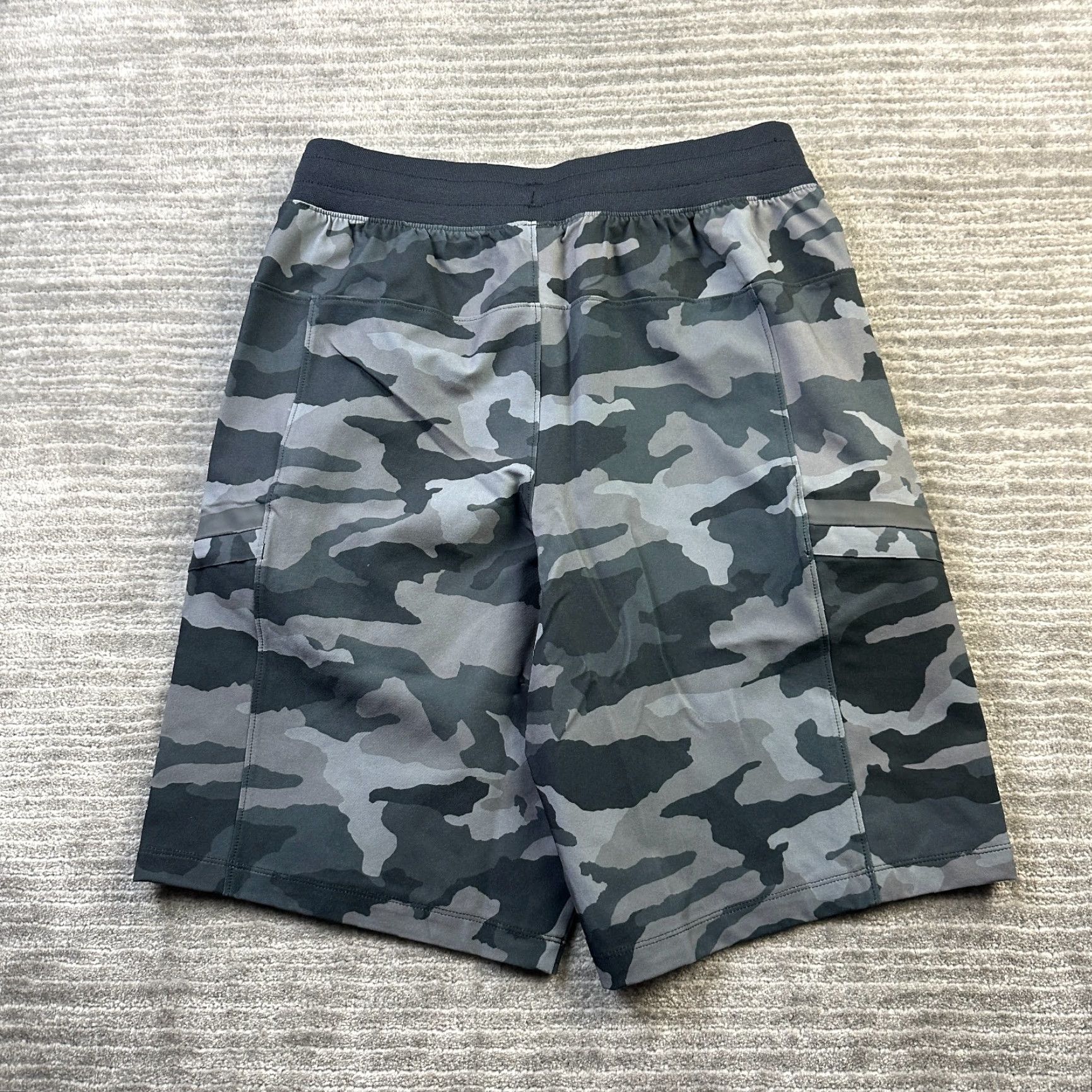Under Armour Under Armour Shorts Mens Medium Green Camouflage Gym Training Elite Cargo Size US 28 / EU 44 - 2 Thumbnail