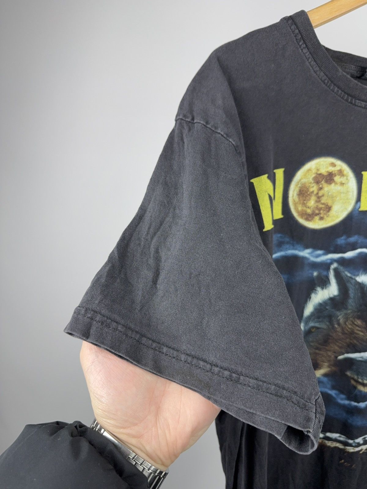 Vintage Vintage 90s Animal Native Norway Wolf Moon Graphic Tee Size US L / EU 52-54 / 3 - 15 Thumbnail