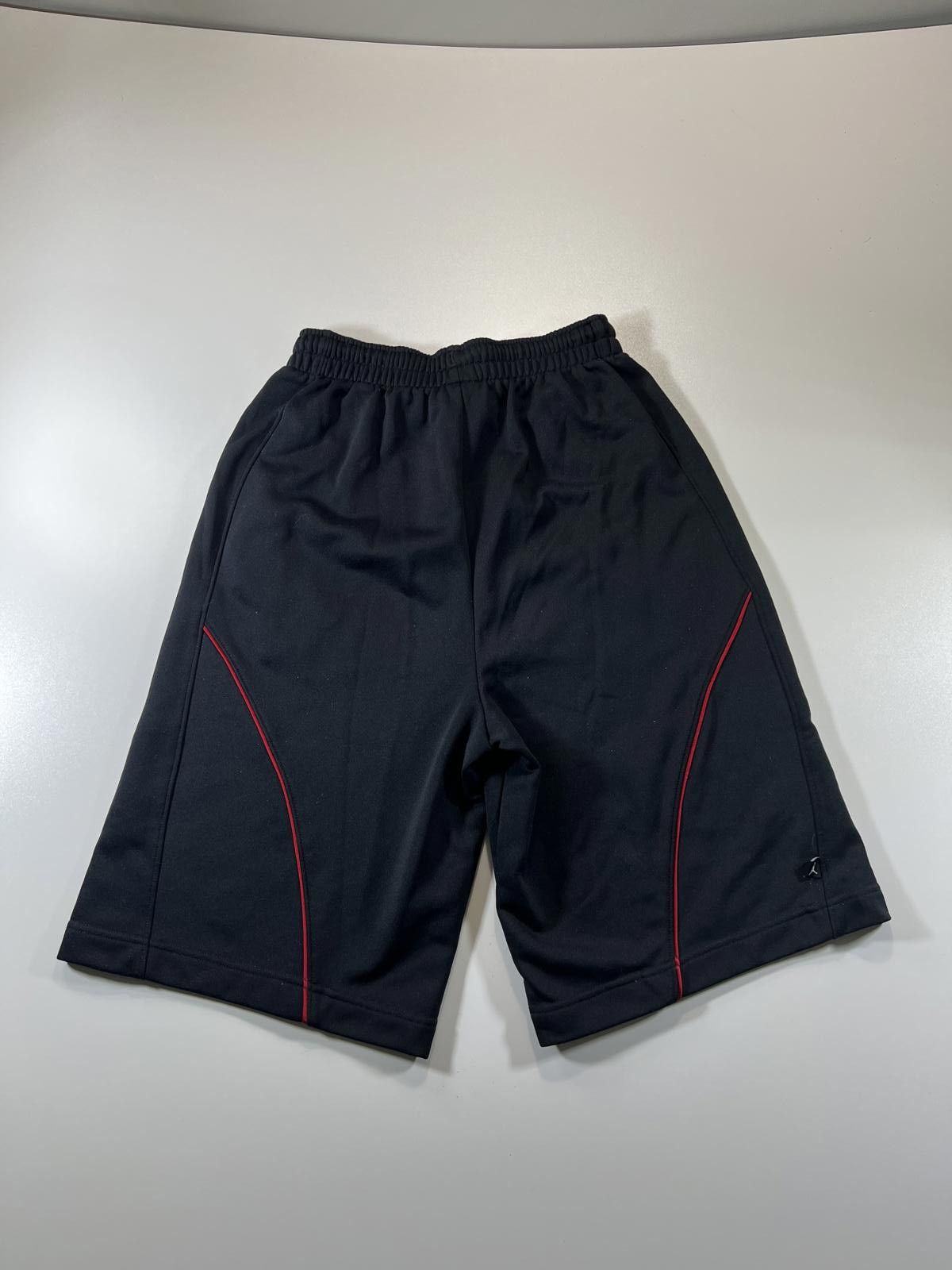 Jordan Brand Jordan Black Athletic Shorts with Red Piping Detail Size S Size US 30 / EU 46 - 4 Thumbnail