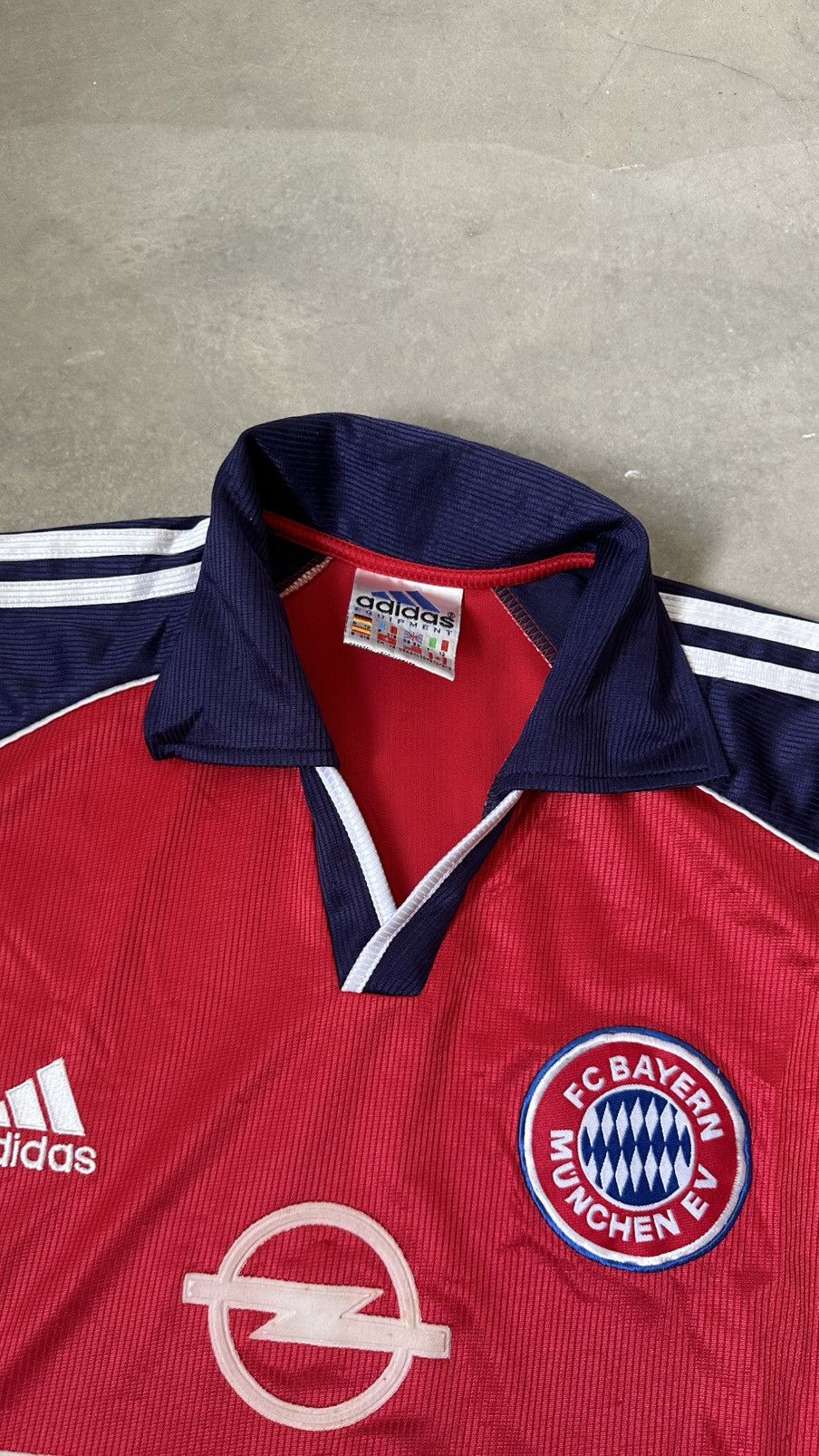 Adidas VINTAGE BAYERN MUNCHEN 99/01 JERSEY Size US L / EU 52-54 / 3 - 7 Thumbnail