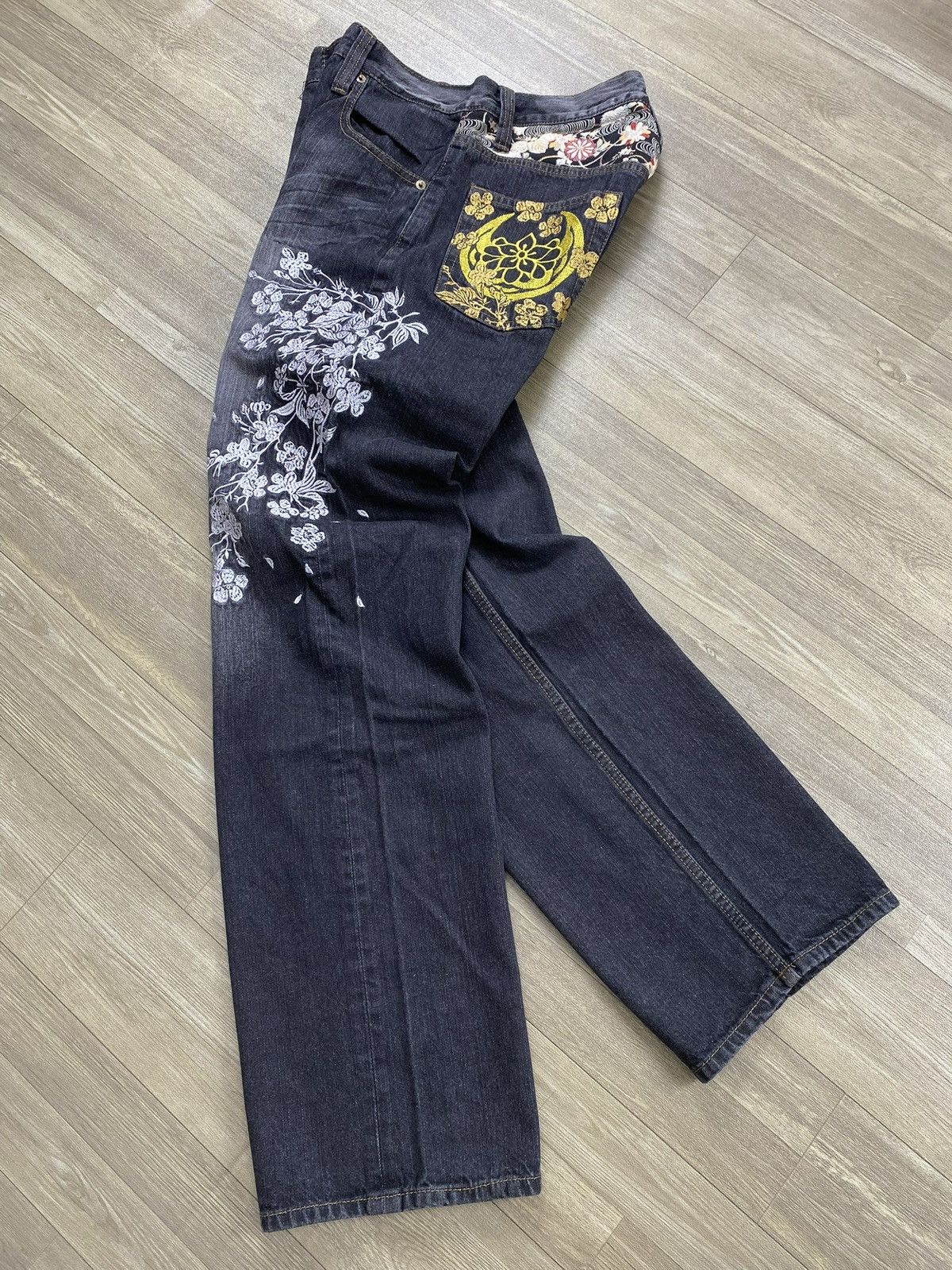 Karakuri Tamashii Vintage Karakuri Tamashii Koi Flowers Embroidery Jeansa Y2K Size US 30 / EU 46 - 16 Thumbnail