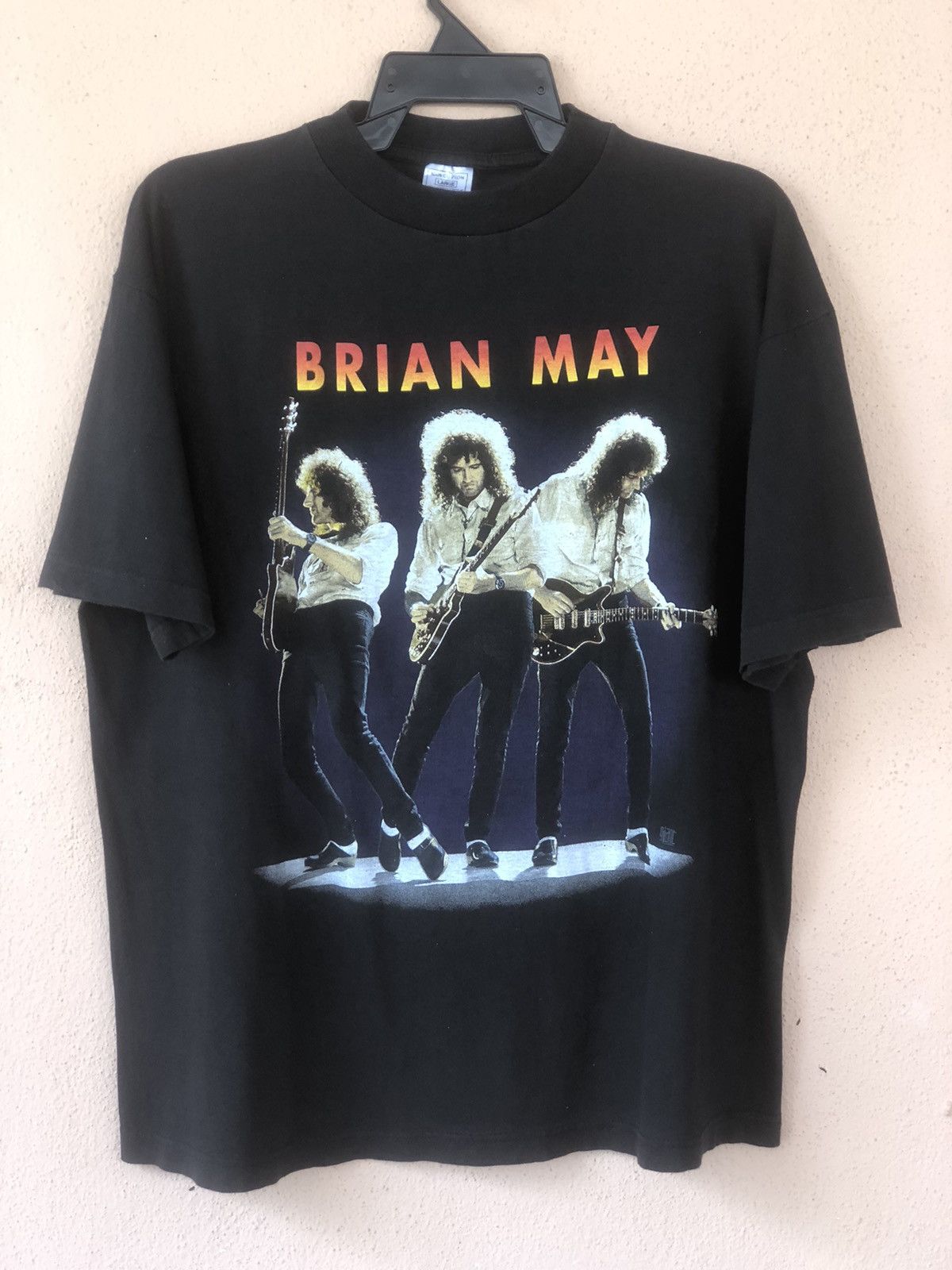 Band Tees × Vintage Vintage 90s BRIAN MAY QUEEN Guitarist Band Tee Size US L / EU 52-54 / 3 - 1 Thumbnail