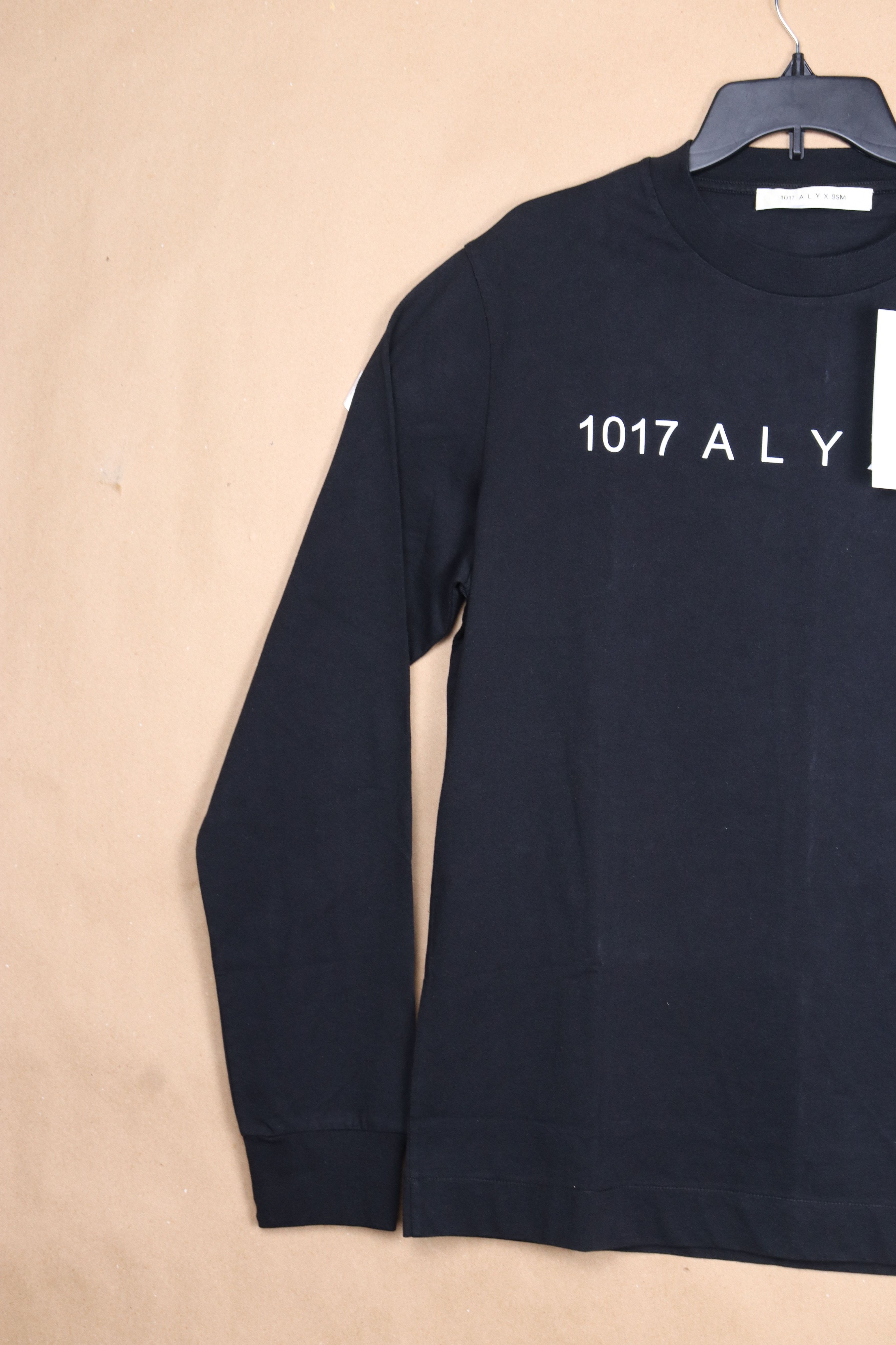 1017 ALYX 9SM o1rshd10124 Logo L/S Tee in Black Size US XL / EU 56 / 4 - 5 Thumbnail