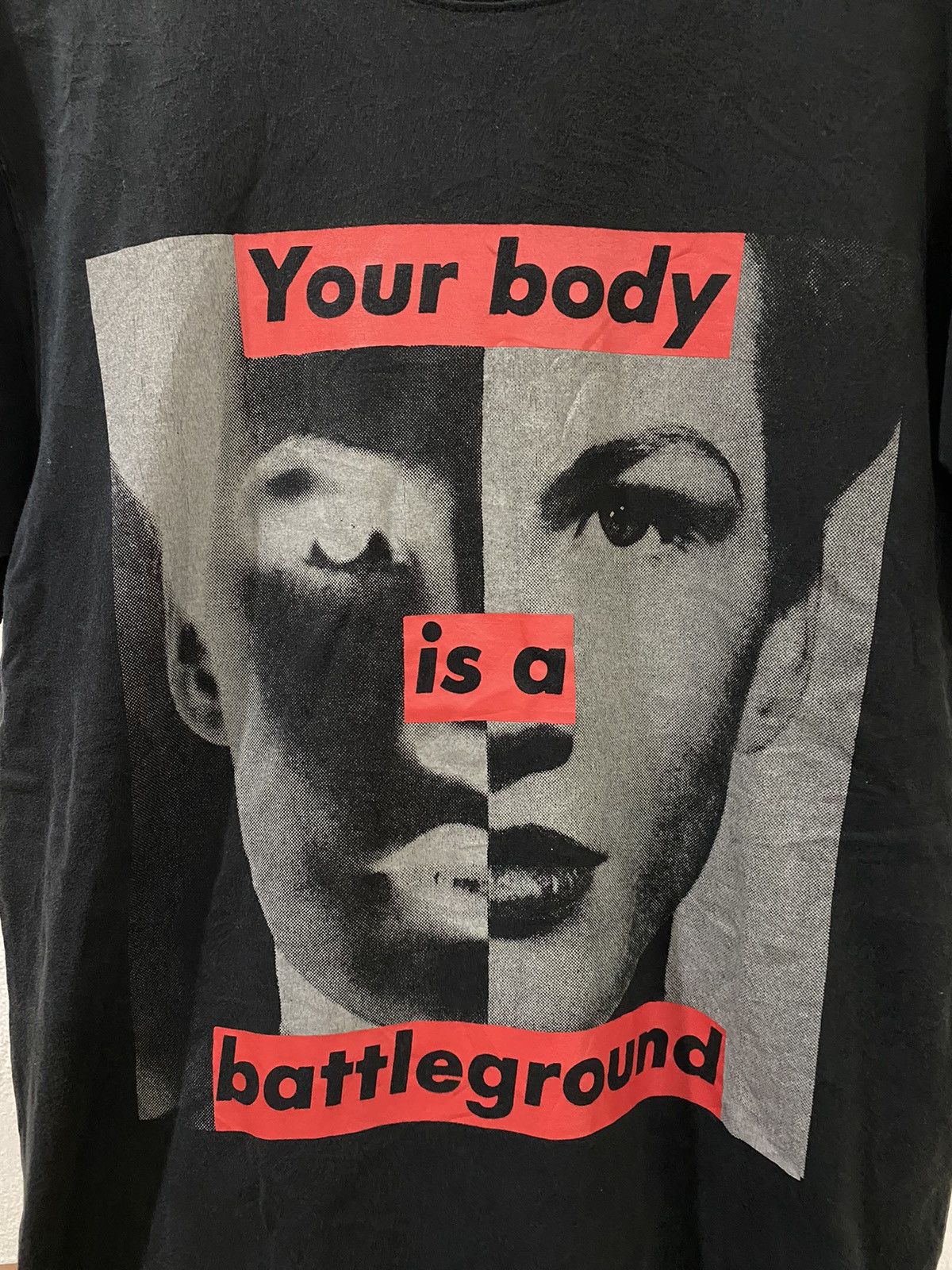 Barbara Kruger × Designer 🔥 Rare Barbara Kruger Your body is a battleground Size US M / EU 48-50 / 2 - 3 Thumbnail