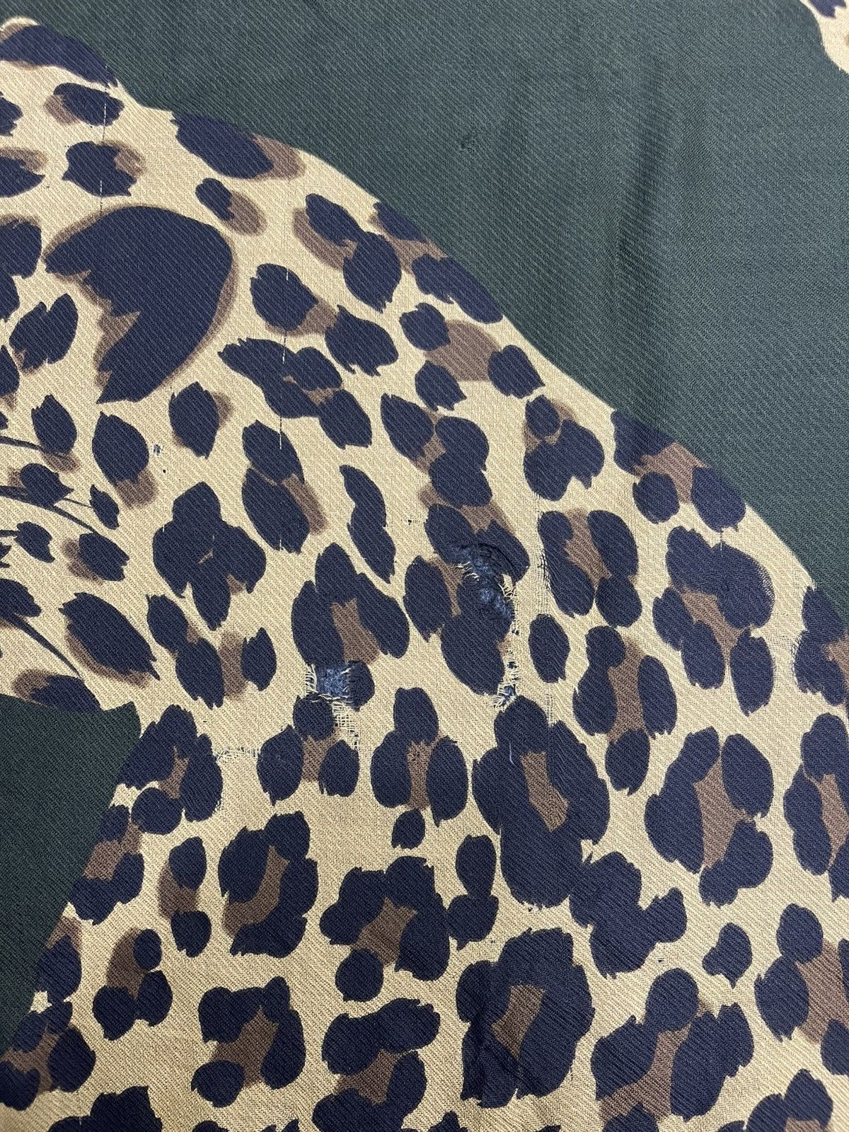 Yves Saint Laurent Vtg Yves Saint Laurent Leopard Panther Silk Wool Scarf Large Size ONE SIZE - 7 Thumbnail