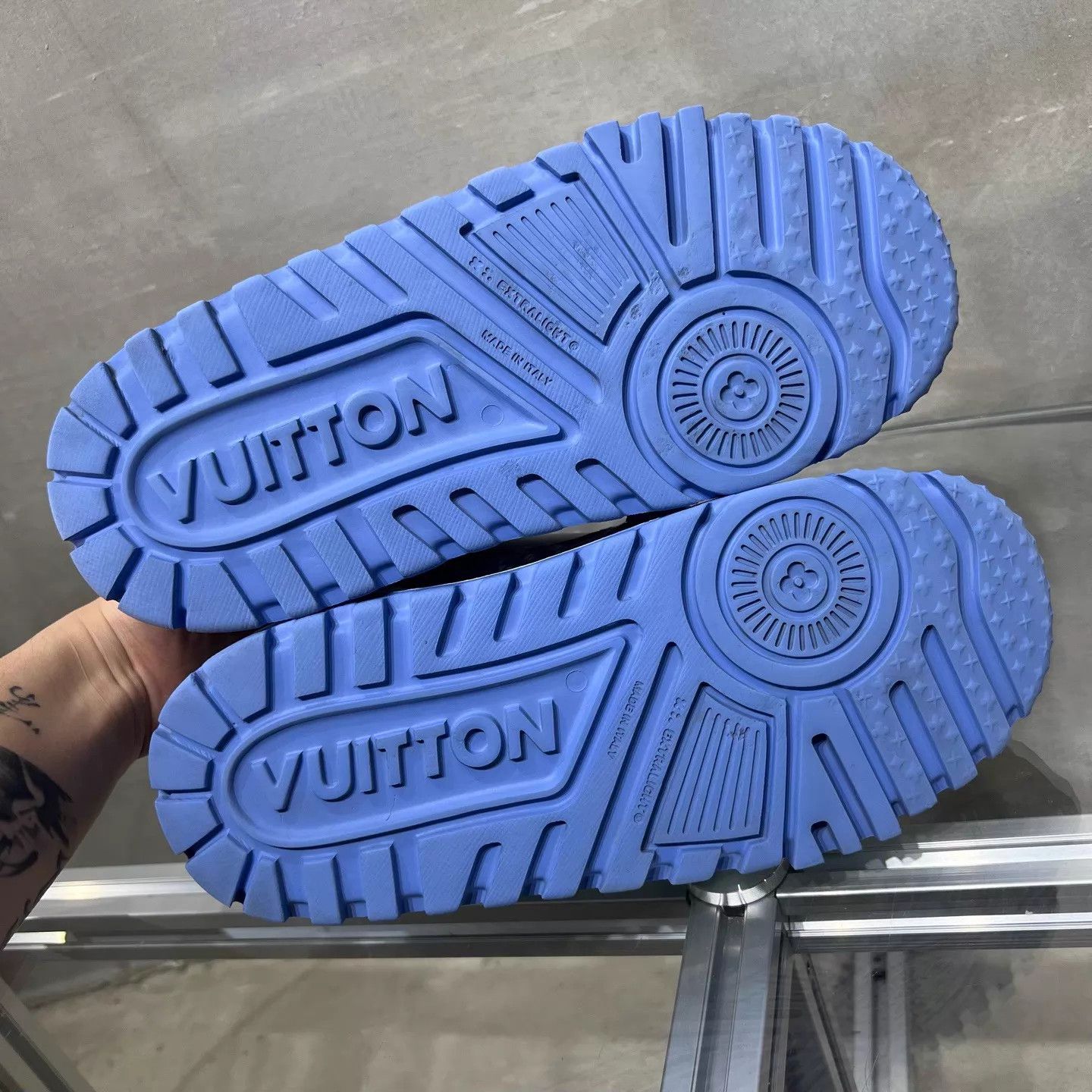 Louis Vuitton LV Trainer Maxi White Blue Denim UK6/40 Size US 7 / EU 40 - 7 Thumbnail