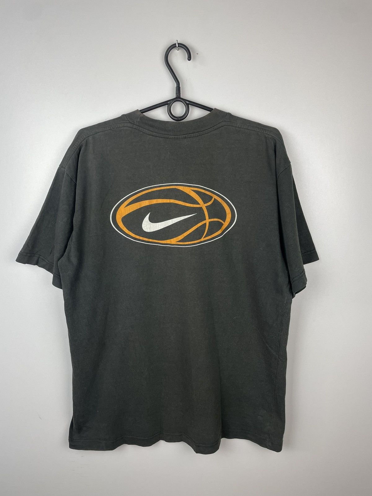 Nike × Vintage Nike Basketball Vintage T Shirt Grey Size M Size US M / EU 48-50 / 2 - 6 Thumbnail