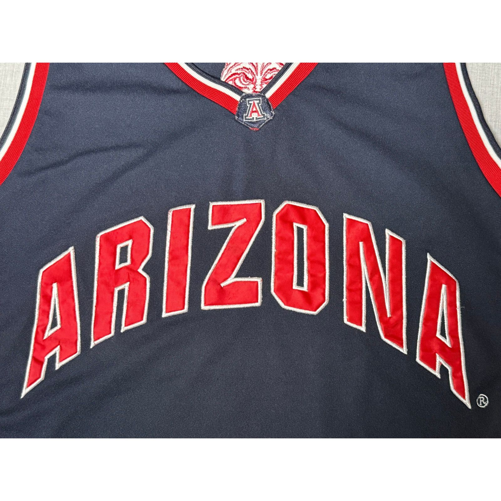 Colosseum Athletics × Vintage Vintage Y2K Arizona Wildcats College Basketball Jersey XL Size US XL / EU 56 / 4 - 6 Thumbnail