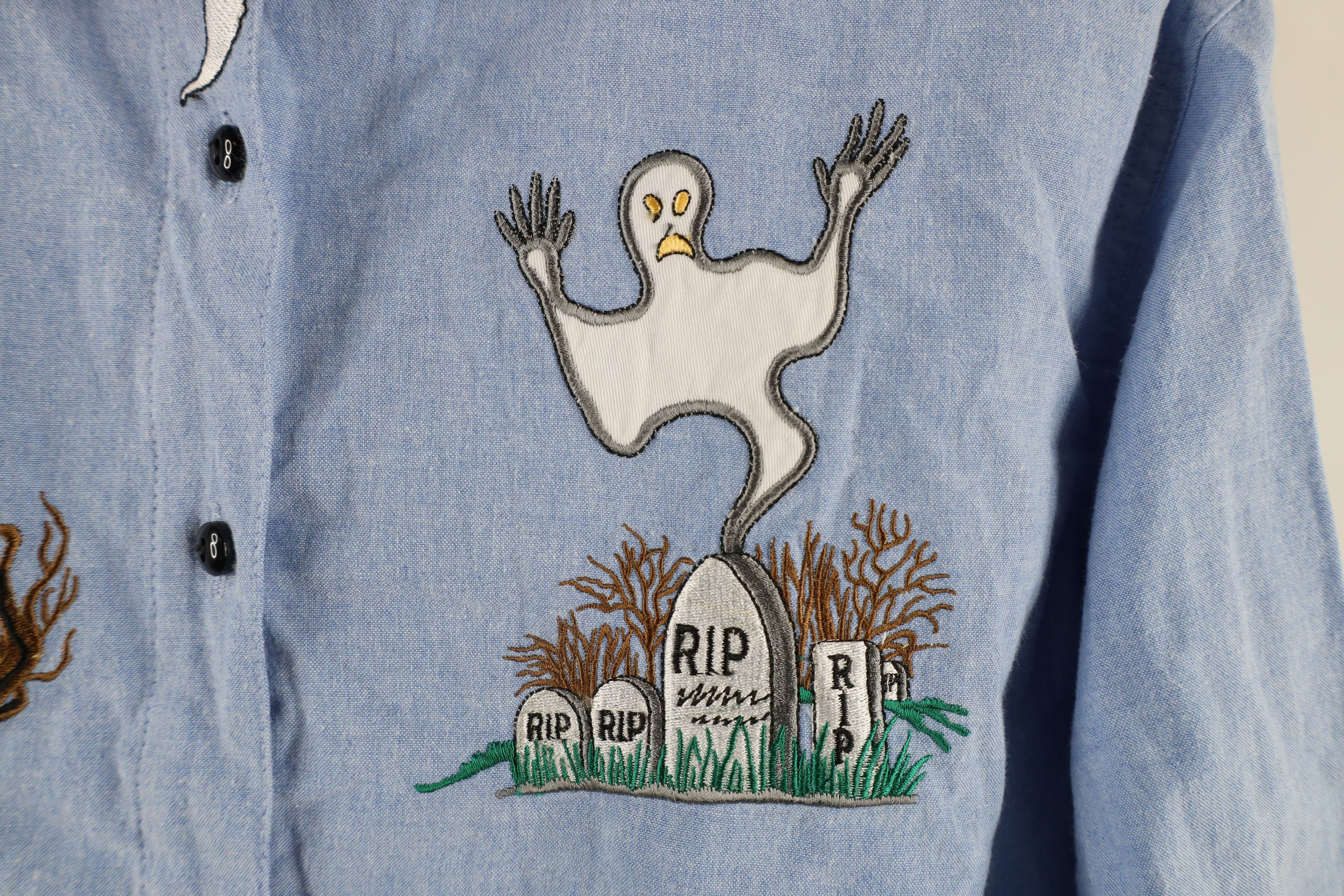 Vintage Vintage 90s Streetwear Halloween Ghost Bat Button Shirt Size S / US 4 / IT 40 - 7 Thumbnail