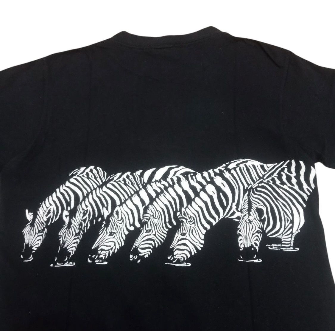 Other 🔥Vintage Harlequin t-shirt Size US M / EU 48-50 / 2 - 4 Thumbnail
