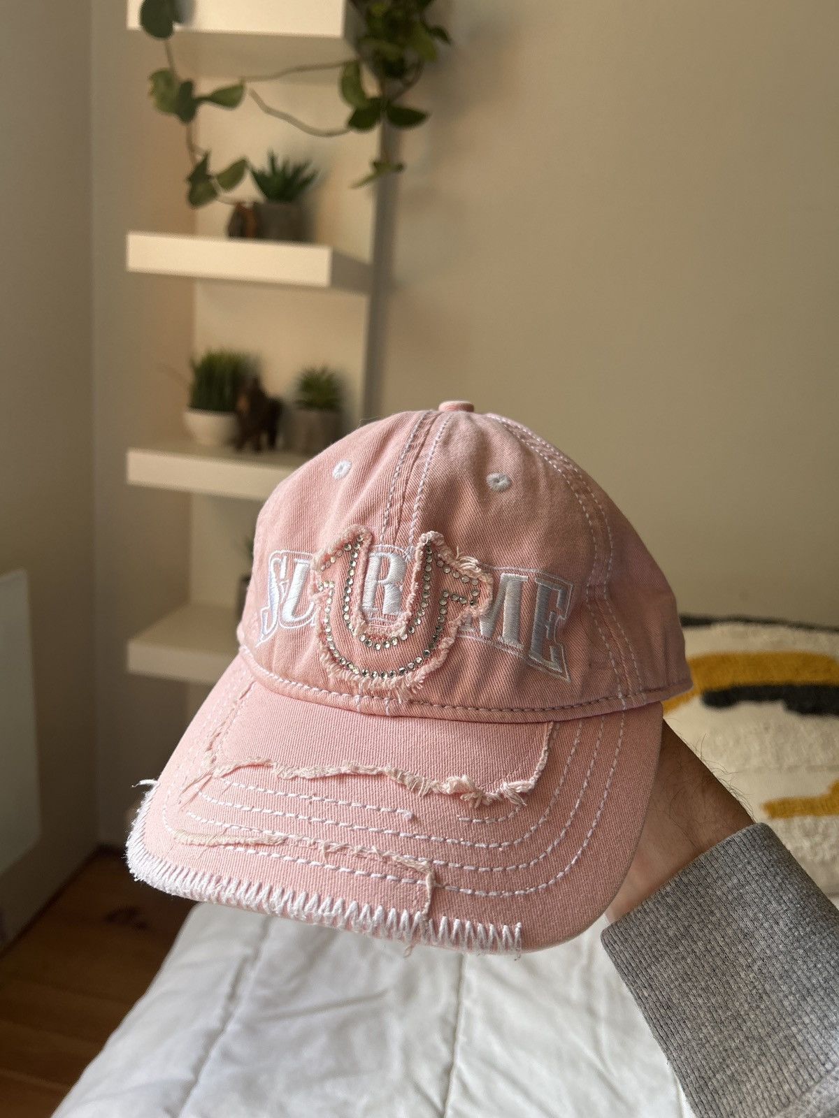 Supreme × True Religion Supreme true religion 6 pannel in pink Size ONE SIZE - 1 Thumbnail