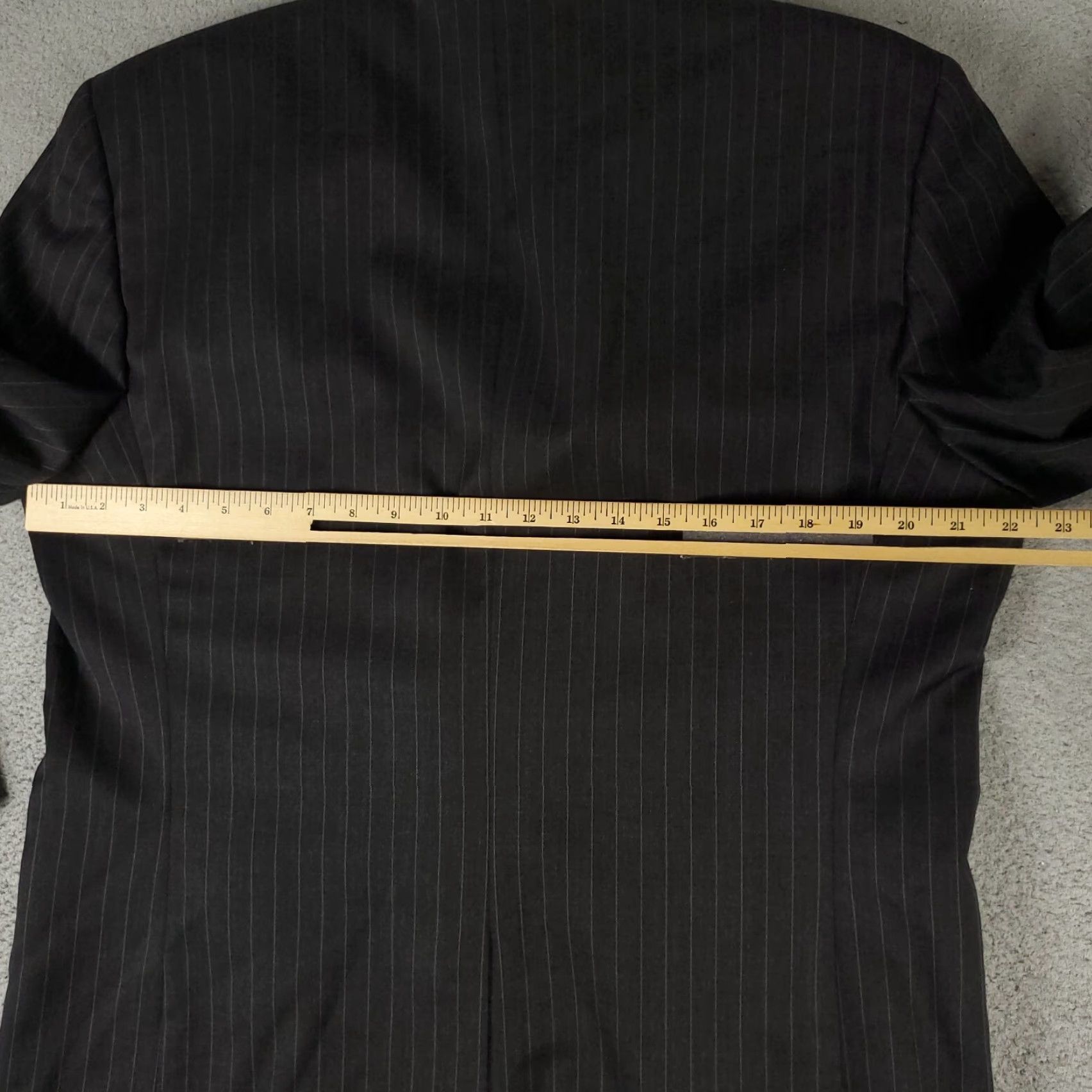 Brooks Brothers Brooks Brothers Suit Jacket Mens 42R Black Pinstripe Wool Regular Fit Classic Size 42R - 7 Thumbnail
