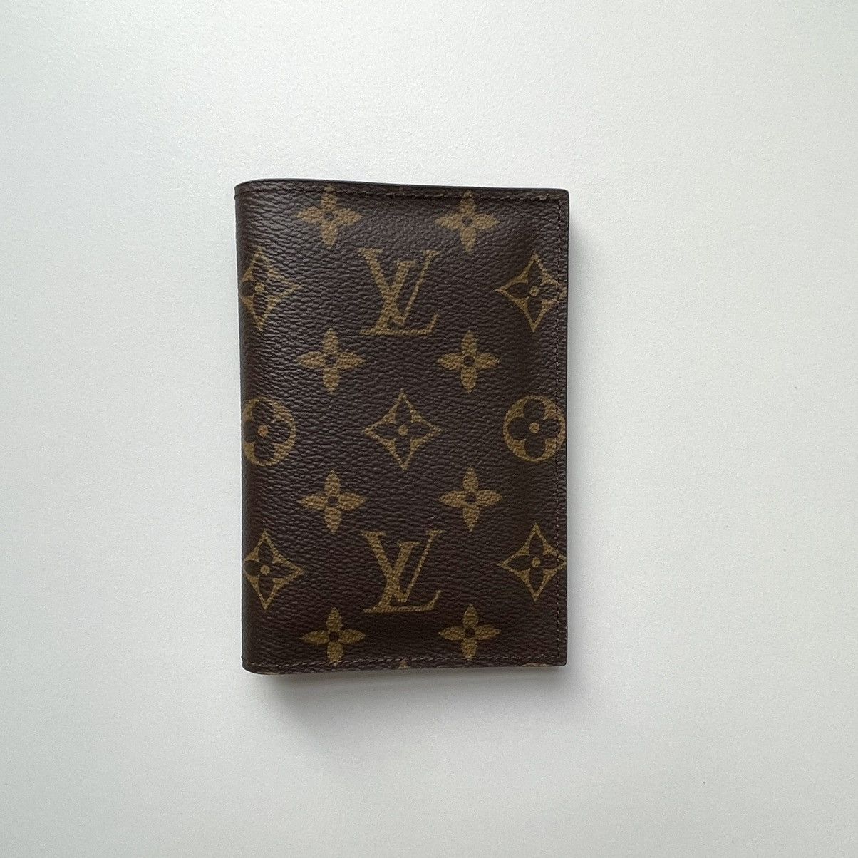 Louis Vuitton BRAND NEW LOUIS VUITTON PASSPORT COVER Size ONE SIZE - 2 Thumbnail