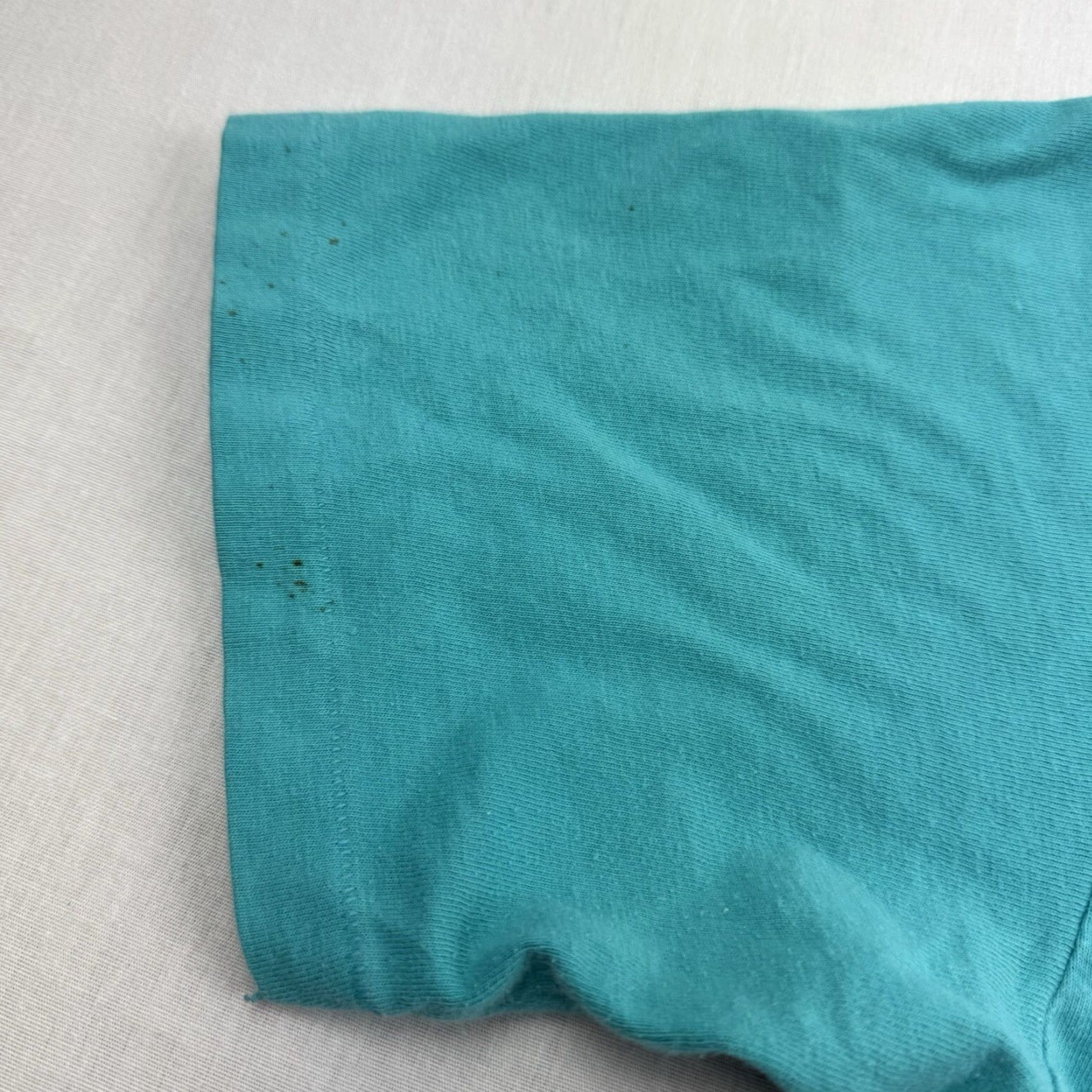 Hanes VINTAGE Hanes T-Shirt Island Nature 90s Kauai Hawaii Blue Adult Large Mens Short Sleeve Crew Neck Shirt 1990s 90s theme Size US L / EU 52-54 / 3 - 7 Thumbnail