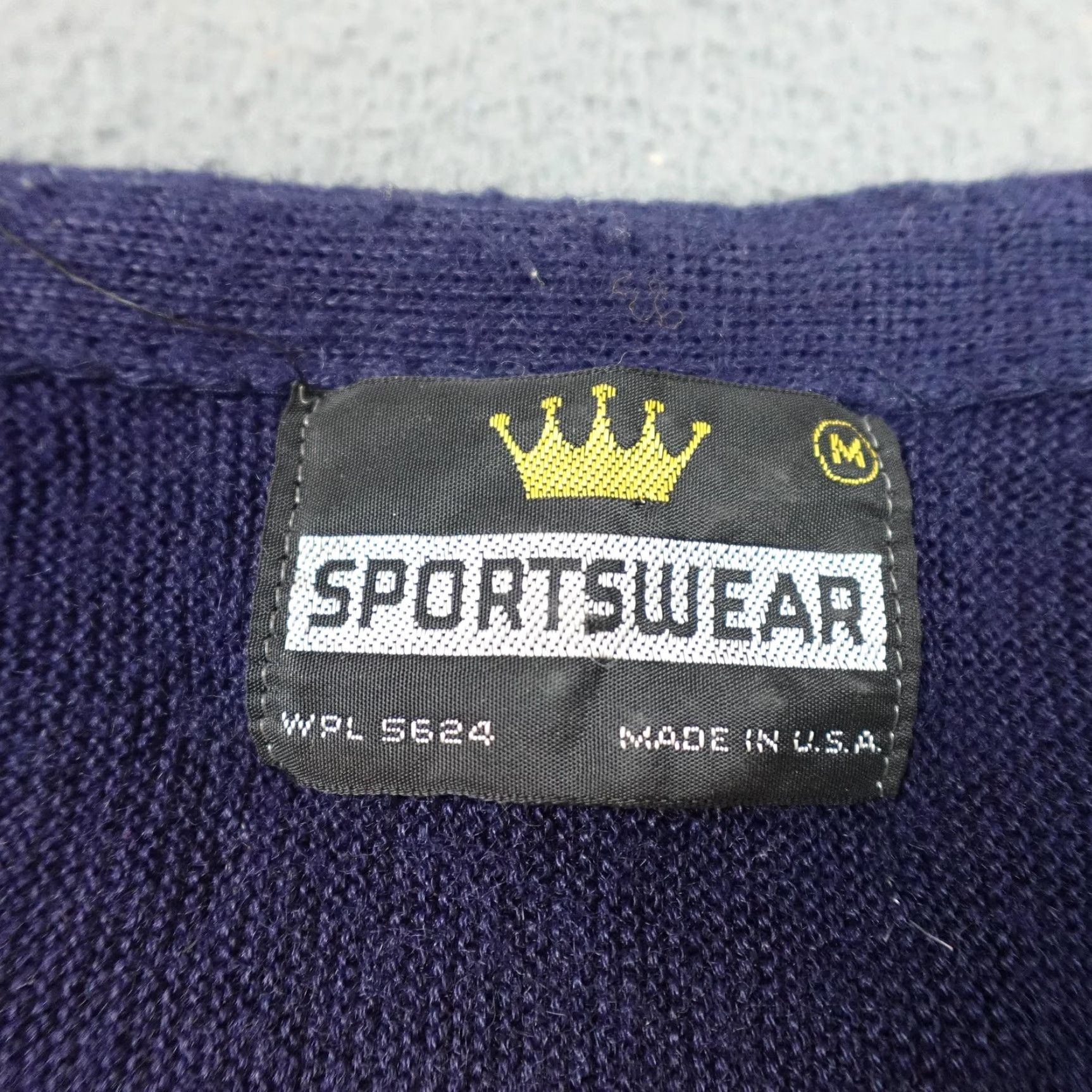 Vintage VINTAGE Sportswear Cardigan Mens M Blue Knit V-Neck Button Front Sweater Made In USA Size US M / EU 48-50 / 2 - 6 Thumbnail