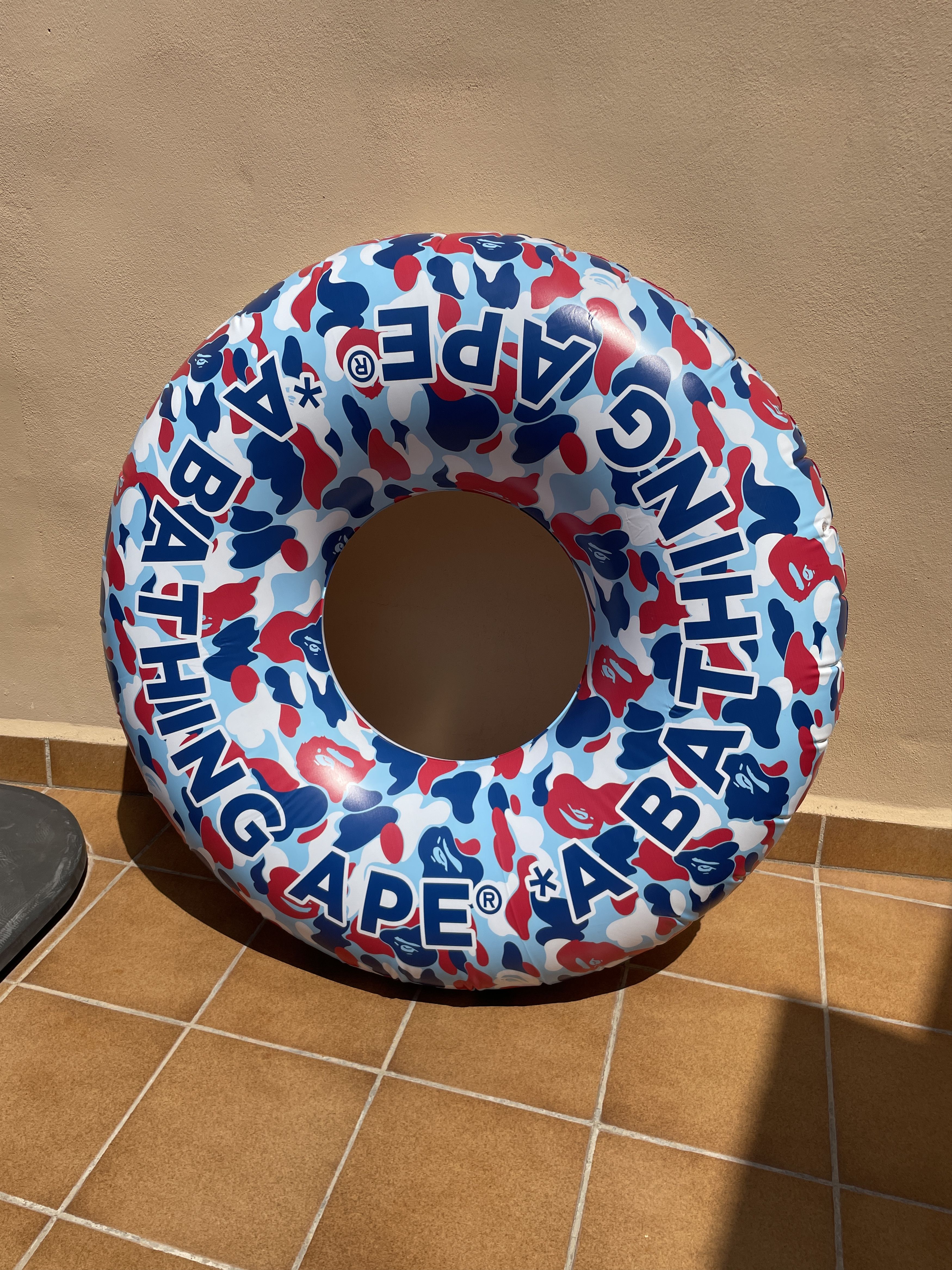 Bape BAPE X NIKKI BEACH WATER DONUT Size ONE SIZE - 1 Thumbnail