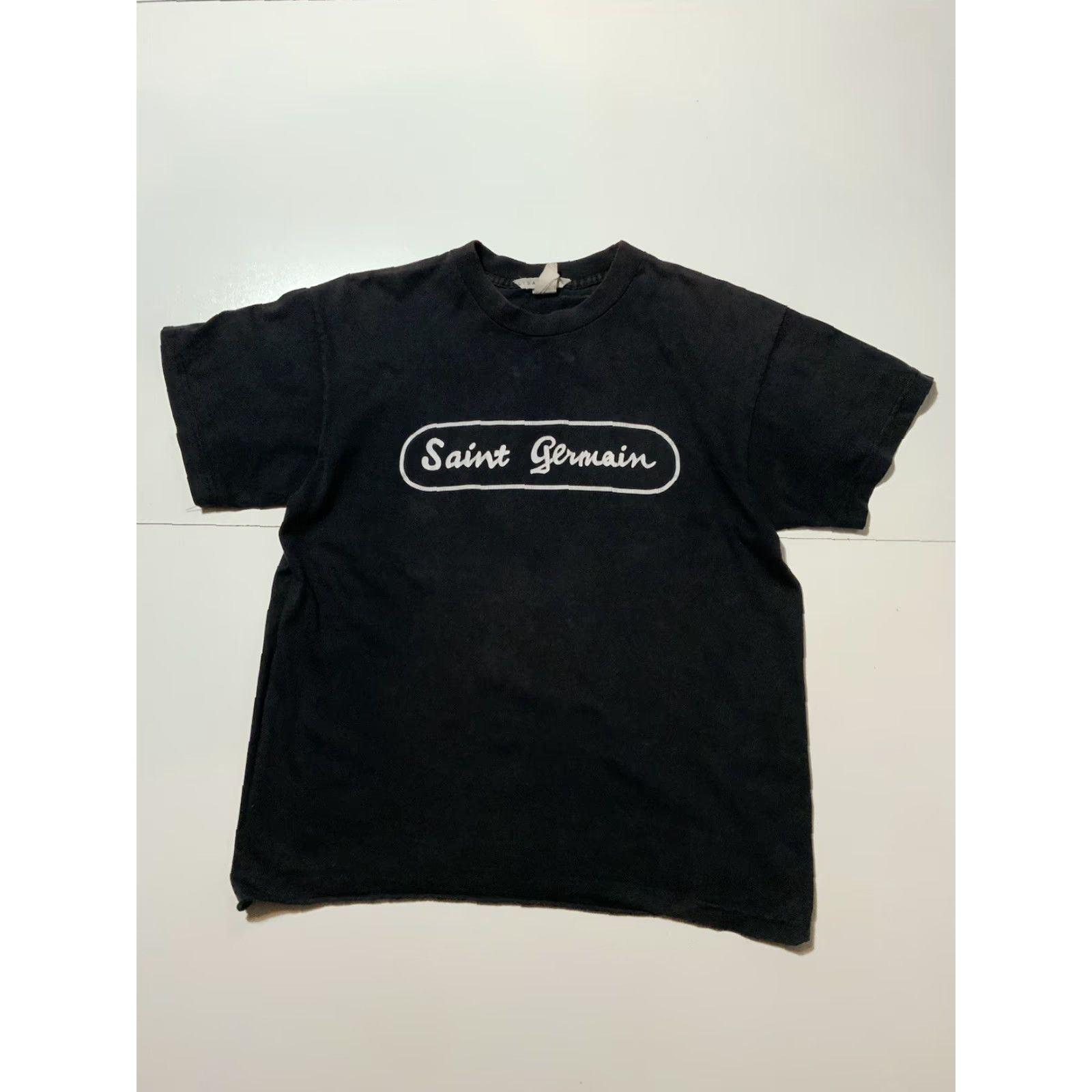 Vintage VINTAGE 90s Lisa Deane Saint Germain Black Faded Graphic S/S Crew T-Shirt Sz. L Men Shirt Size US L / EU 52-54 / 3 - 2 Thumbnail