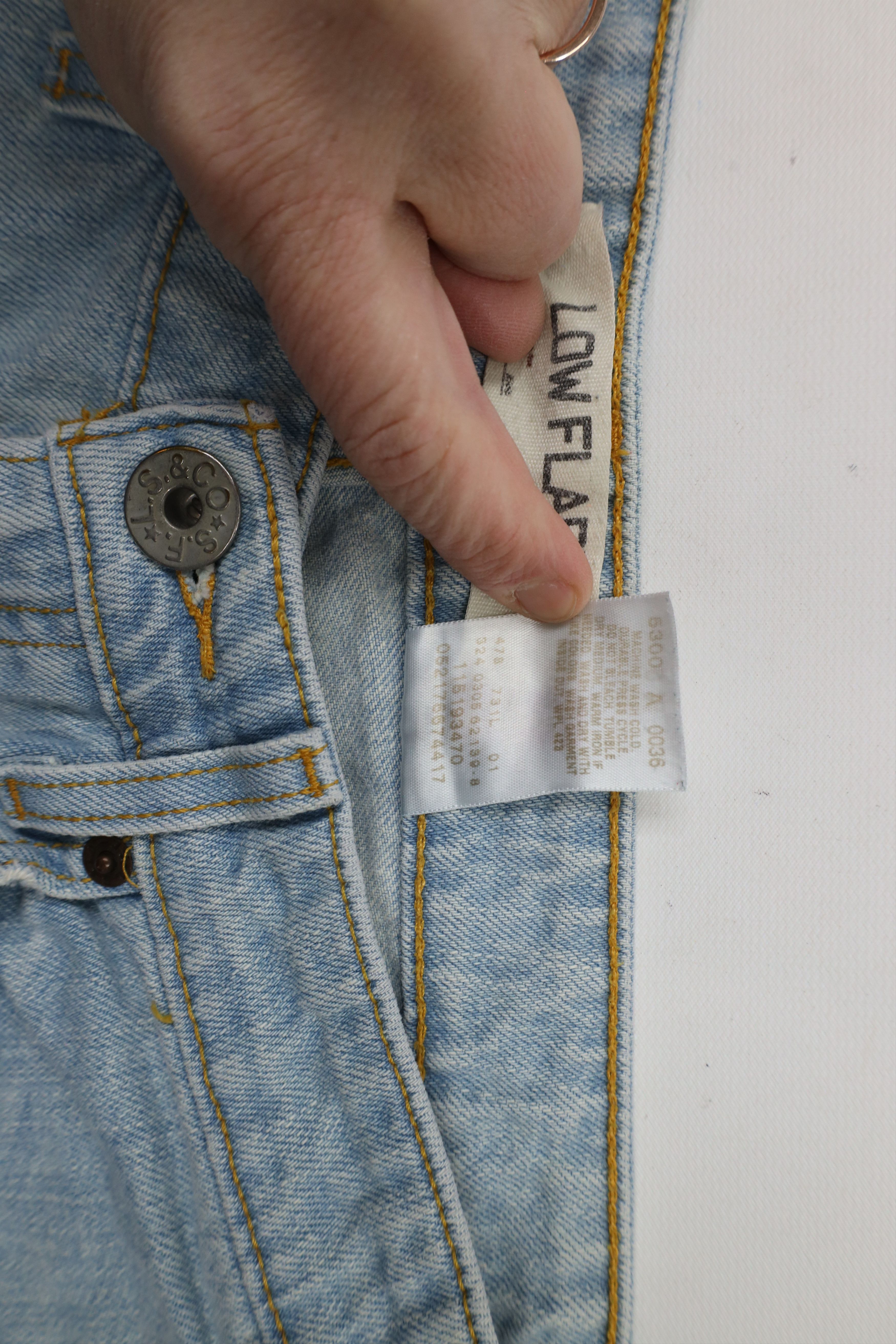 Levi's × Vintage Vintage Y2K 2005 Levis 519 Babydoll Low Rise Flared Jeans Size 30" / US 8 / IT 44 - 9 Thumbnail