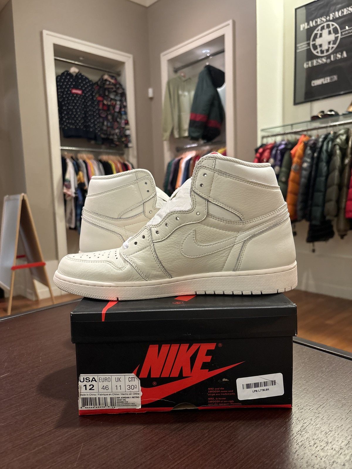 Jordan Brand Jordan 1 Retro High OG Size US 12 / EU 45 - 3 Thumbnail