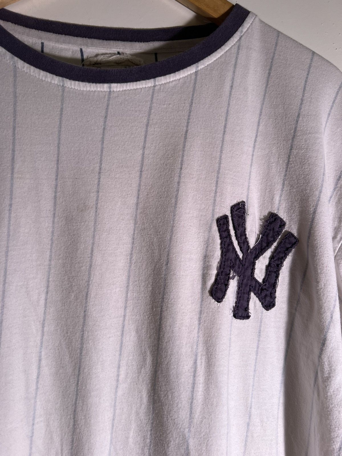 Vintage Y2K 2000’s Vintage New York Yankees Baseball Stripe T Shirt Size US XL / EU 56 / 4 - 5 Thumbnail