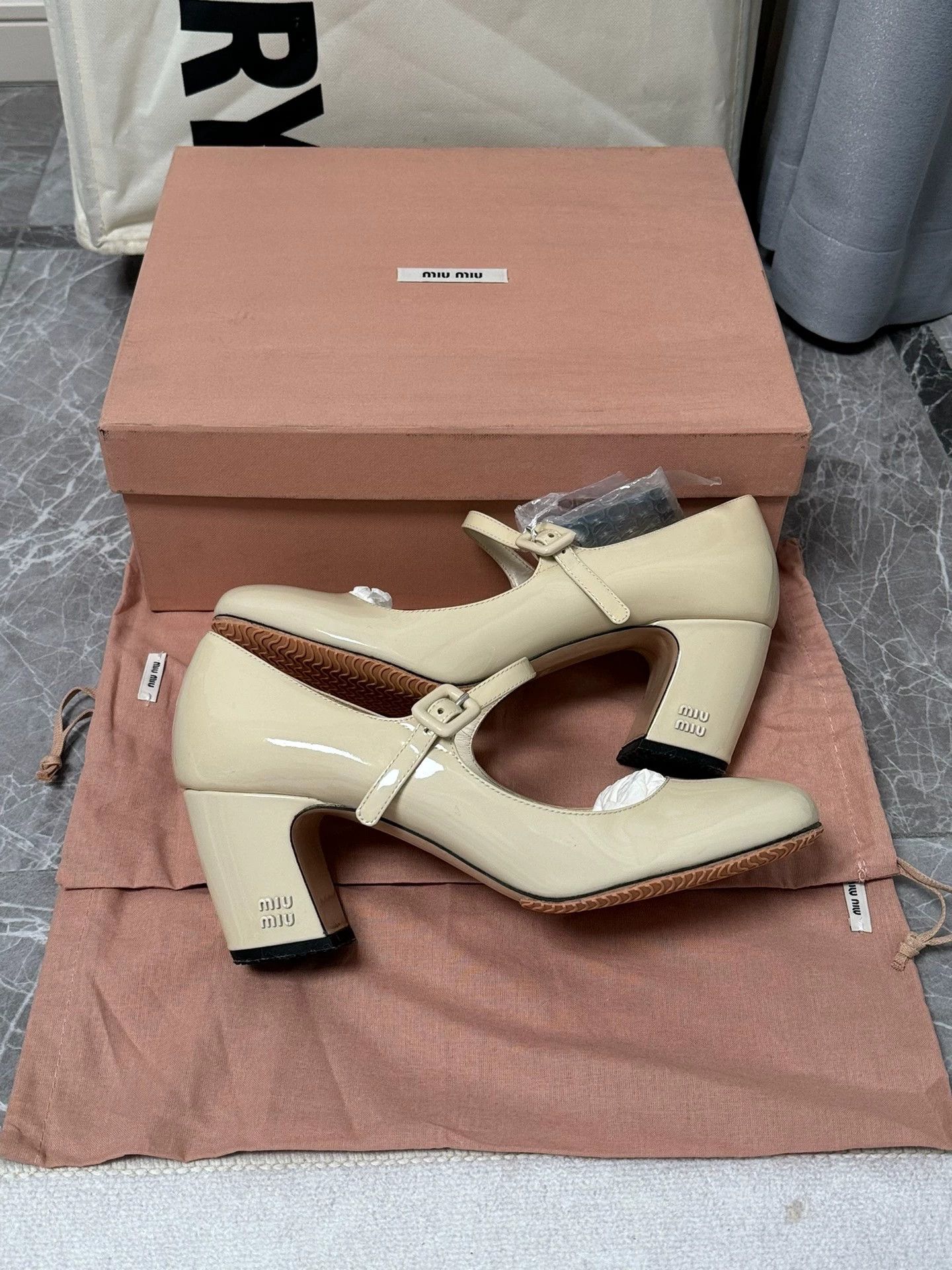 Miu Miu MiuMiu Mary Jane Heels Ivory 38.5 6cm Size US 8 / IT 38 - 6 Thumbnail