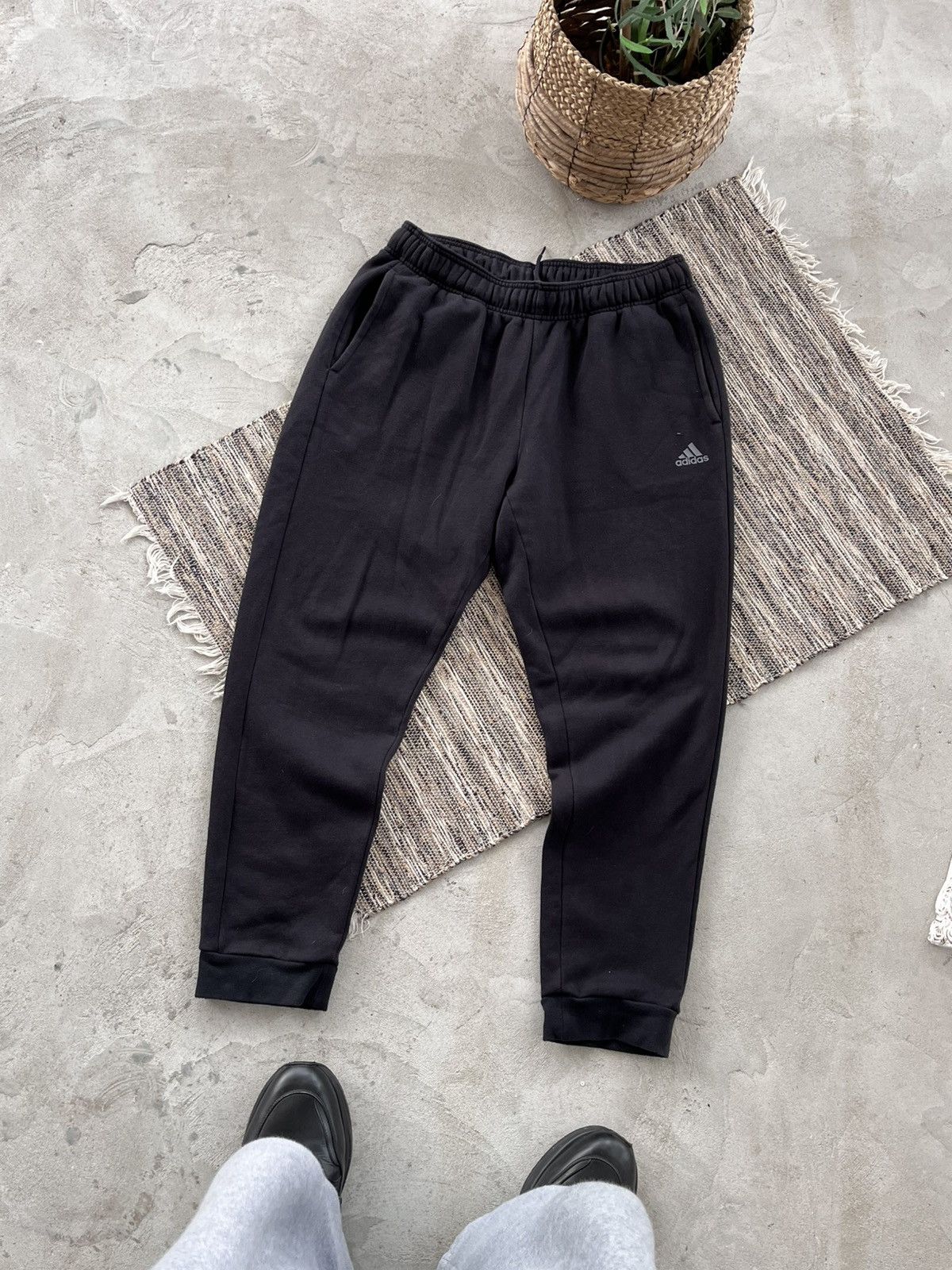 Adidas Vintage Adidas Black Minimalistic sportswear Y2K Sweatpants Size US 34 / EU 50 - 1 Thumbnail
